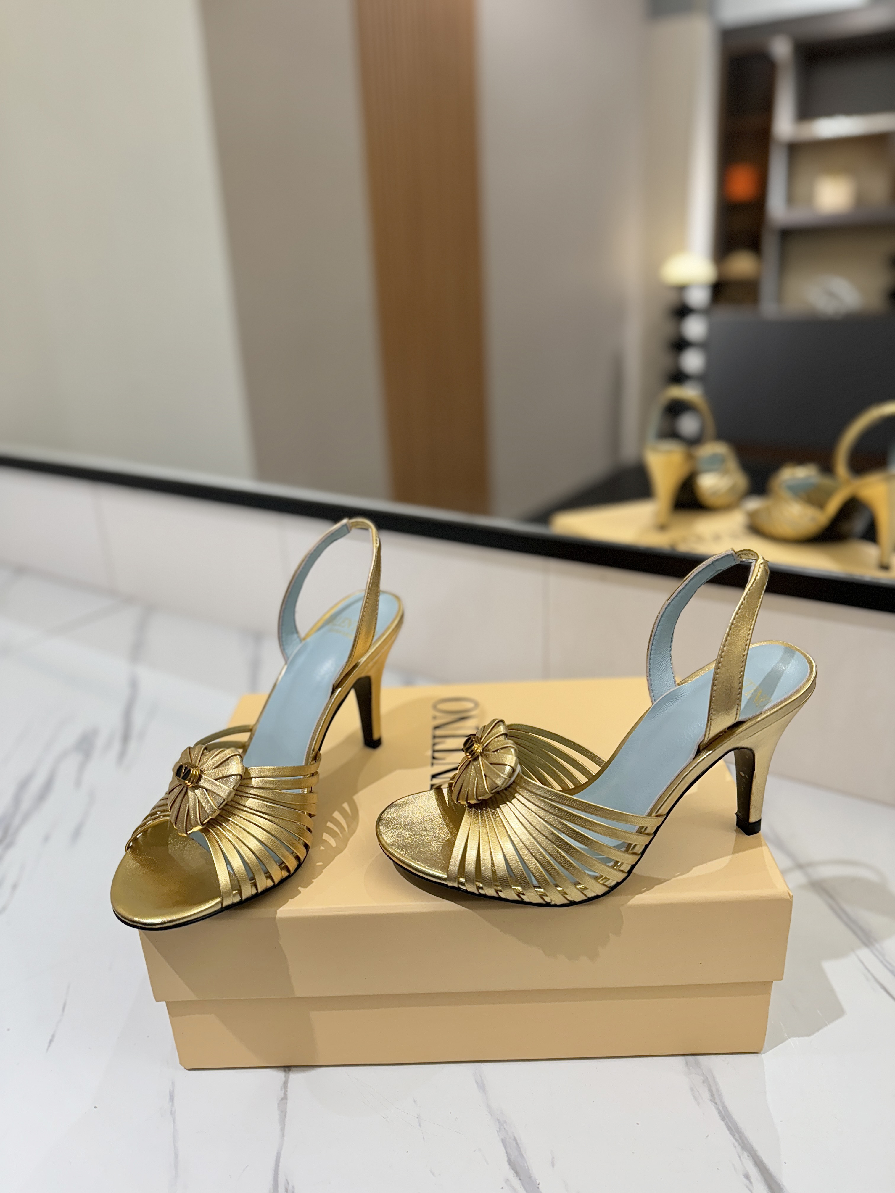 발렌티노 신발 134650 Valentino Shoes 썸네일 이미지