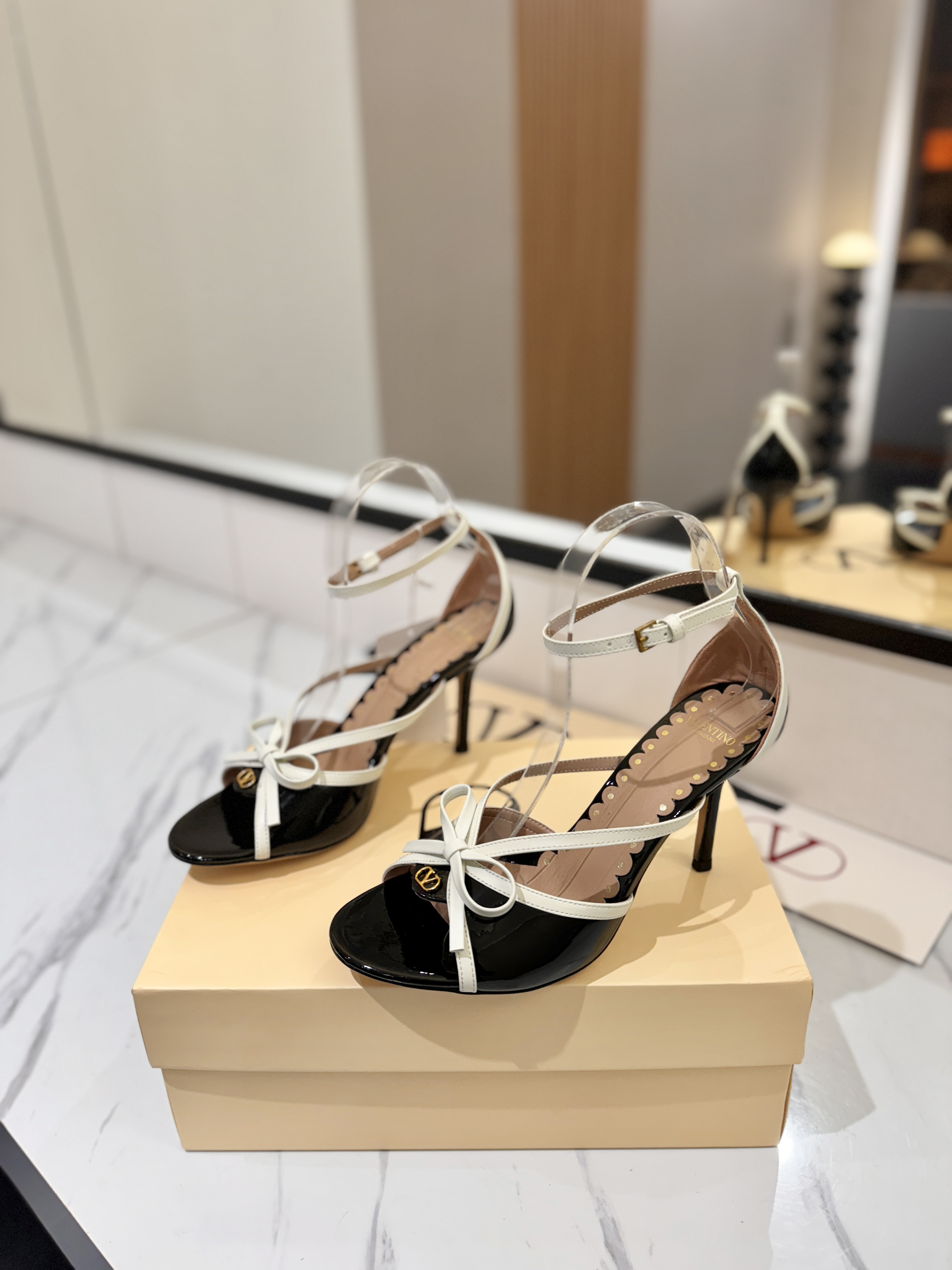 발렌티노 신발 134658 Valentino Shoes 썸네일 이미지