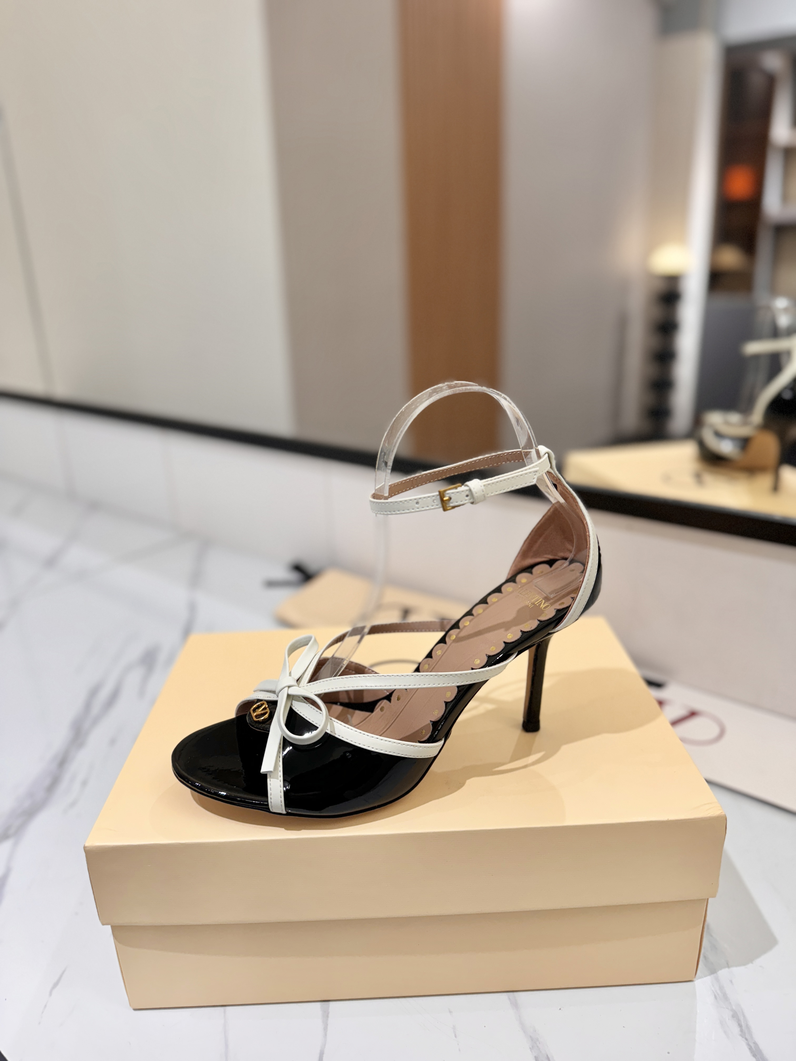 발렌티노 신발 134658 Valentino Shoes 썸네일 이미지