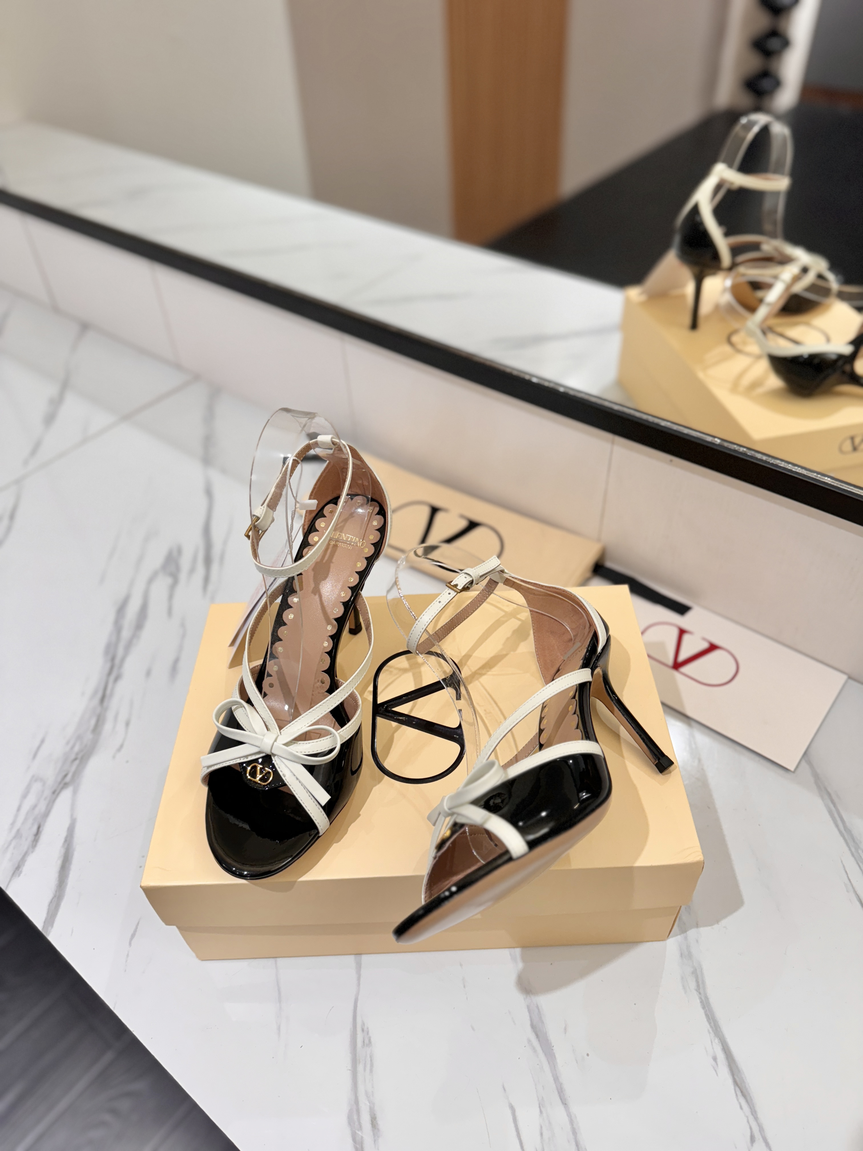 발렌티노 신발 134658 Valentino Shoes 썸네일 이미지