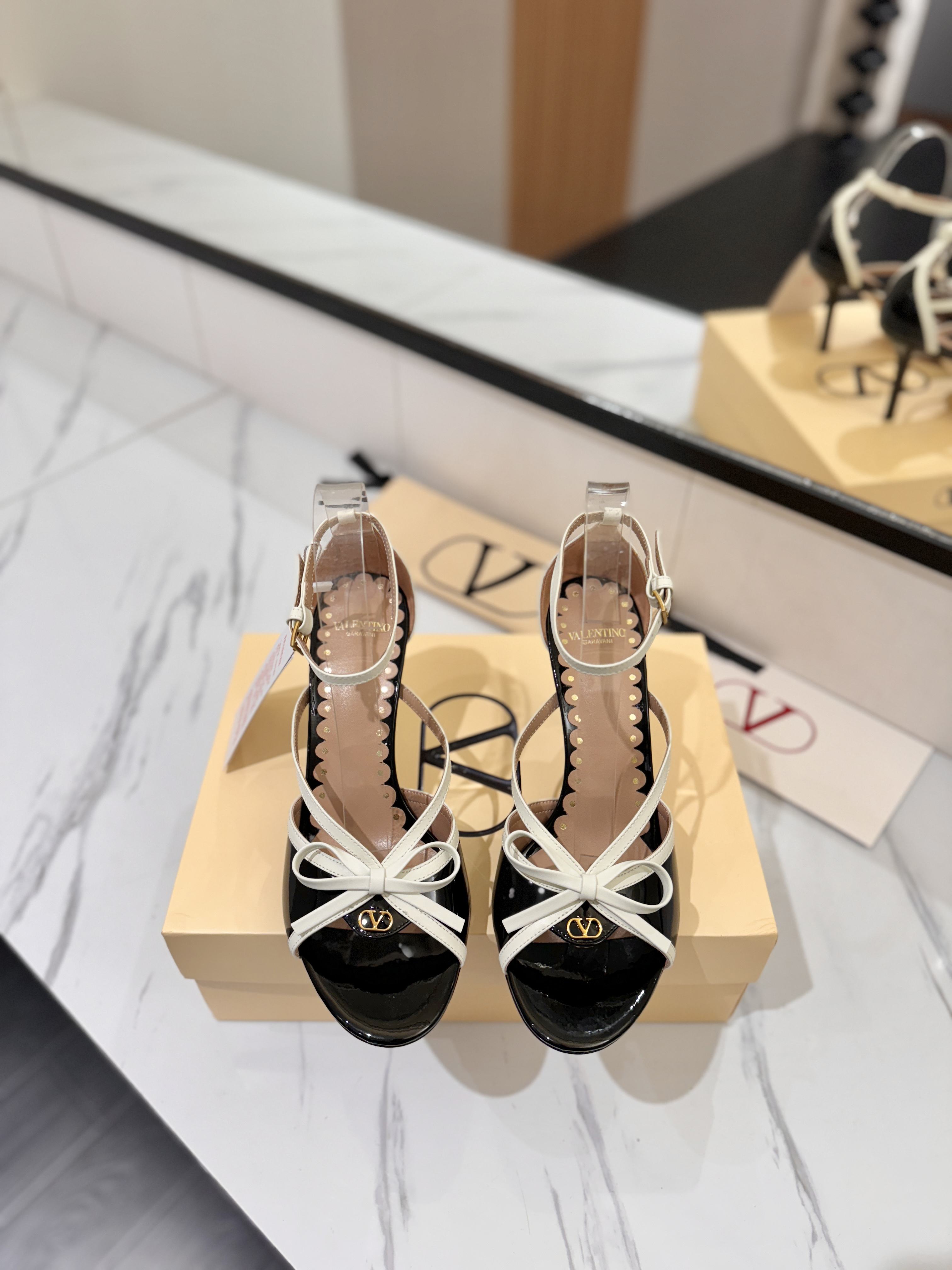 발렌티노 신발 134658 Valentino Shoes 썸네일 이미지