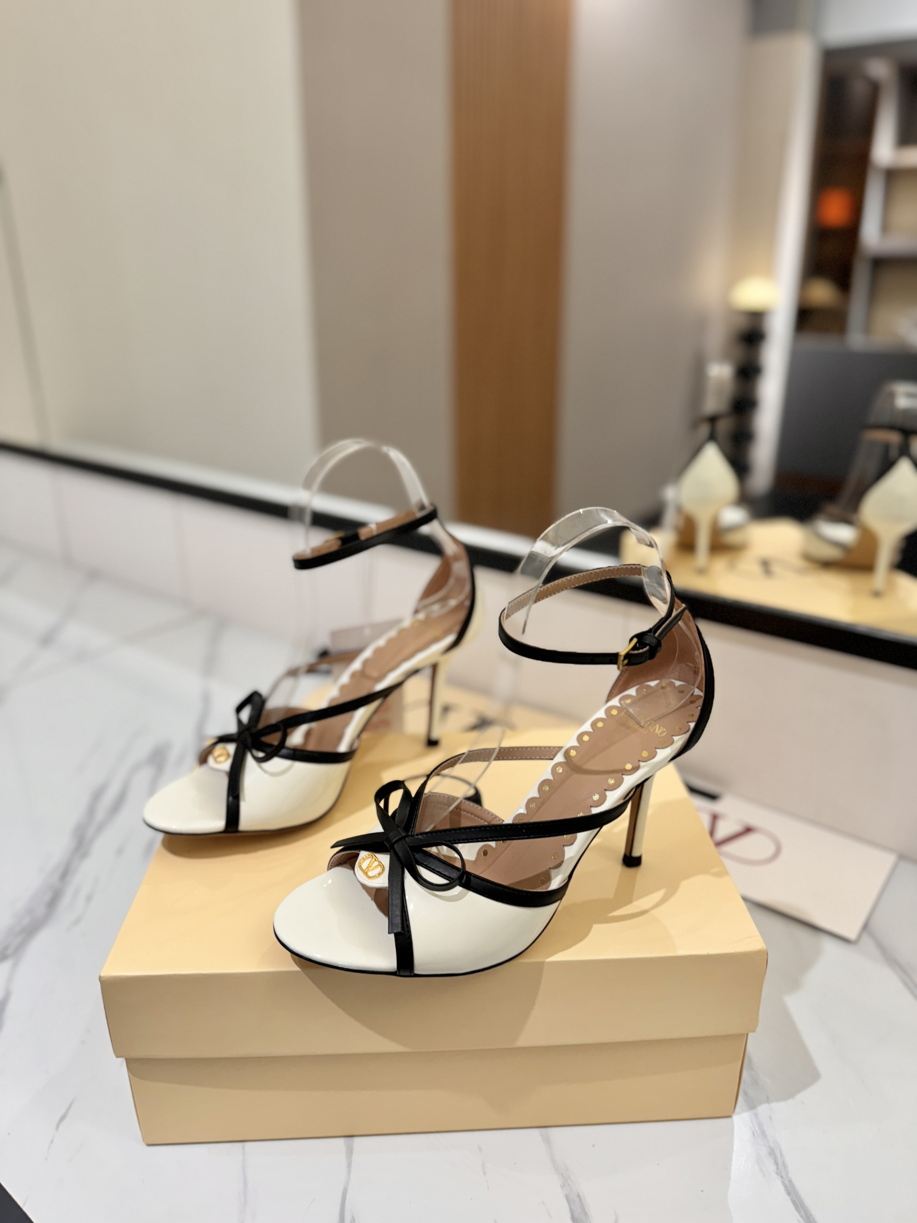 발렌티노 신발 134657 Valentino Shoes 썸네일 이미지