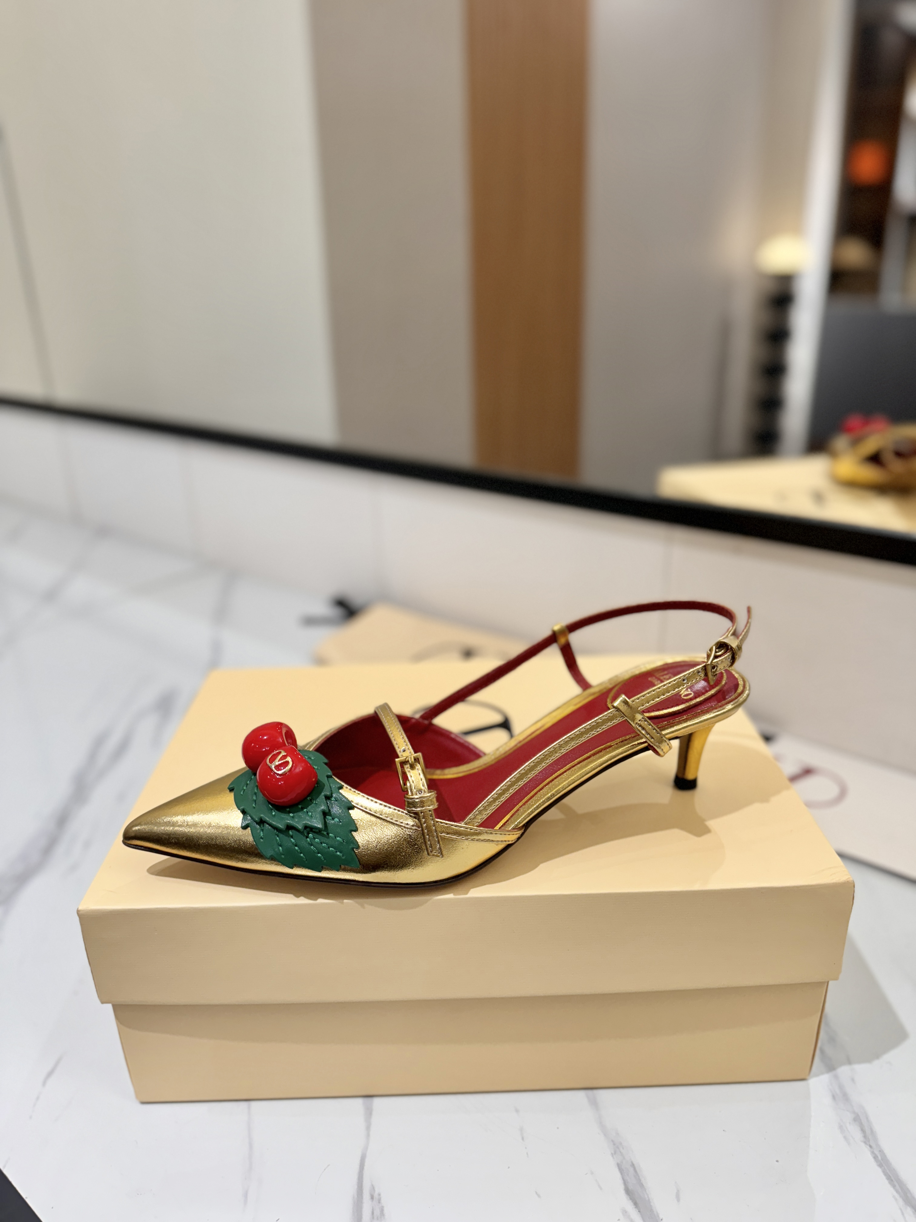 발렌티노 신발 134661 Valentino Shoes 썸네일 이미지
