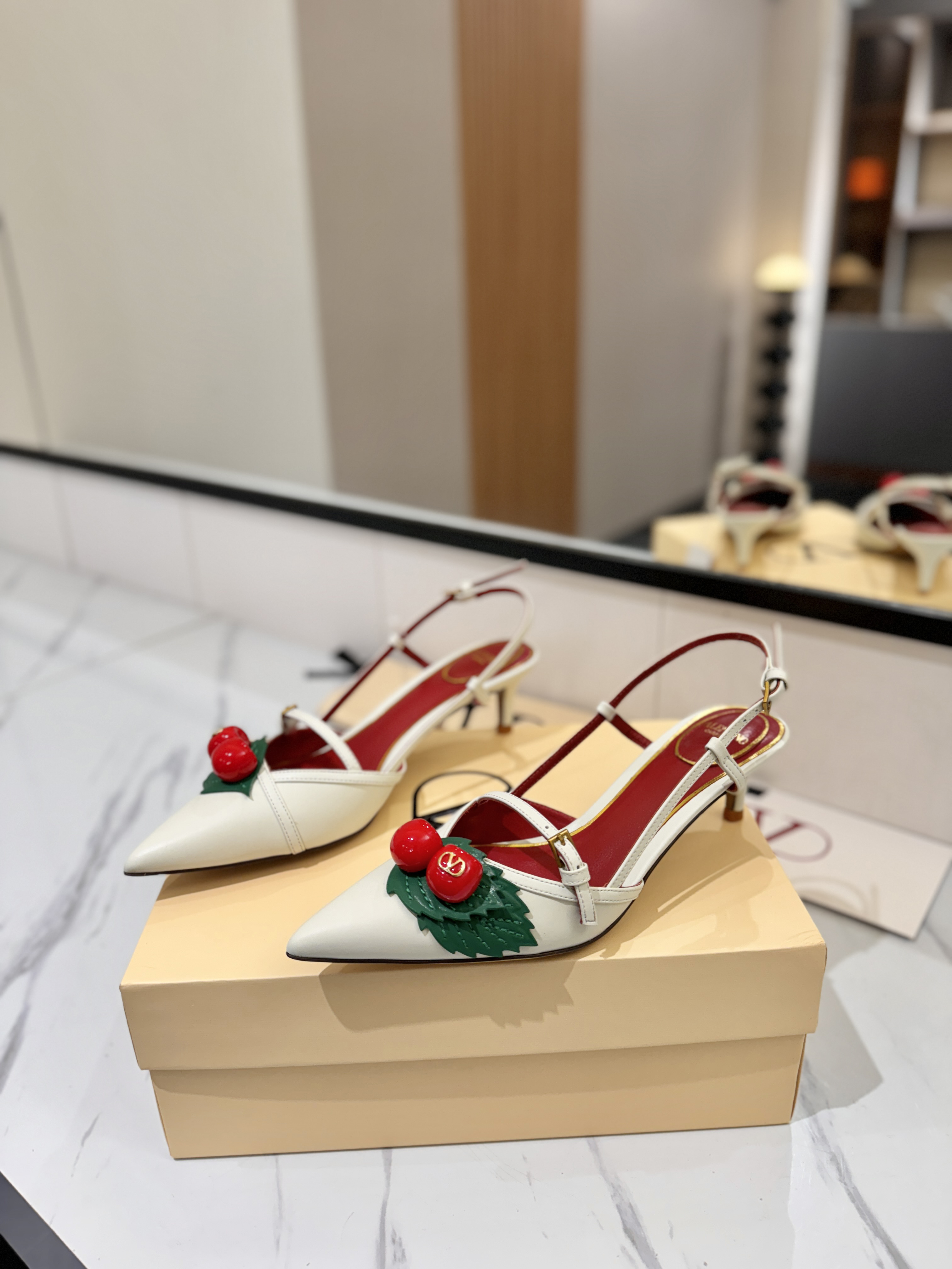 발렌티노 신발 134660 Valentino Shoes 썸네일 이미지