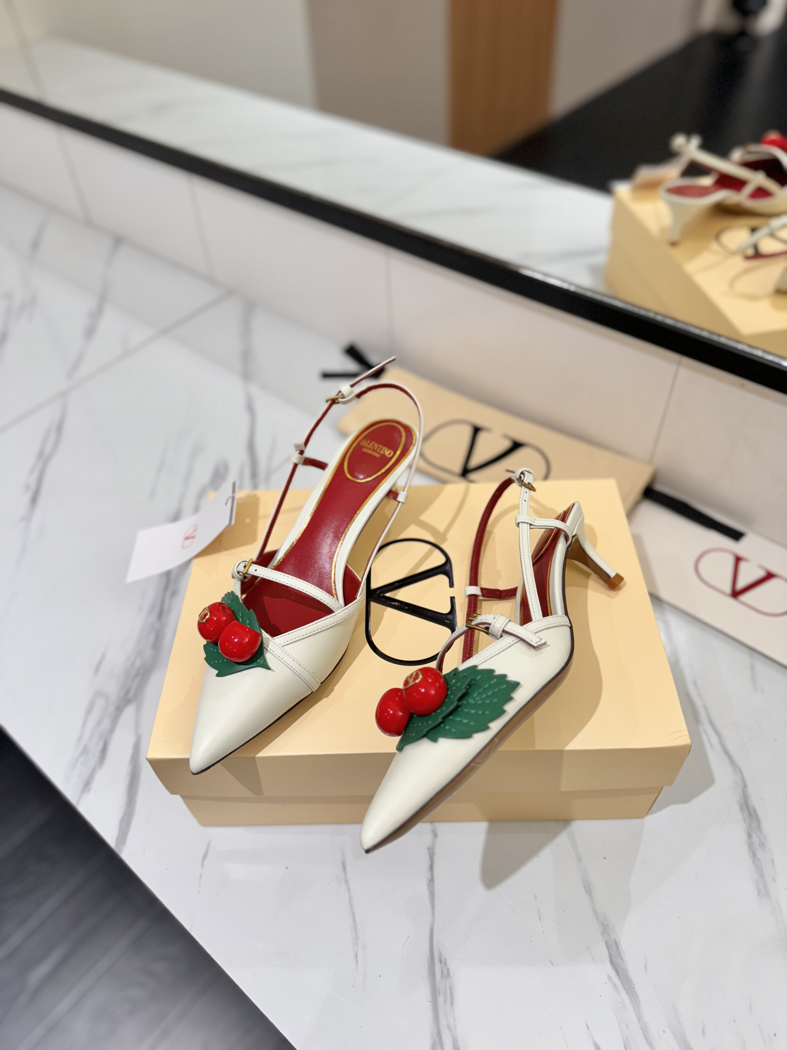발렌티노 신발 134660 Valentino Shoes 썸네일 이미지