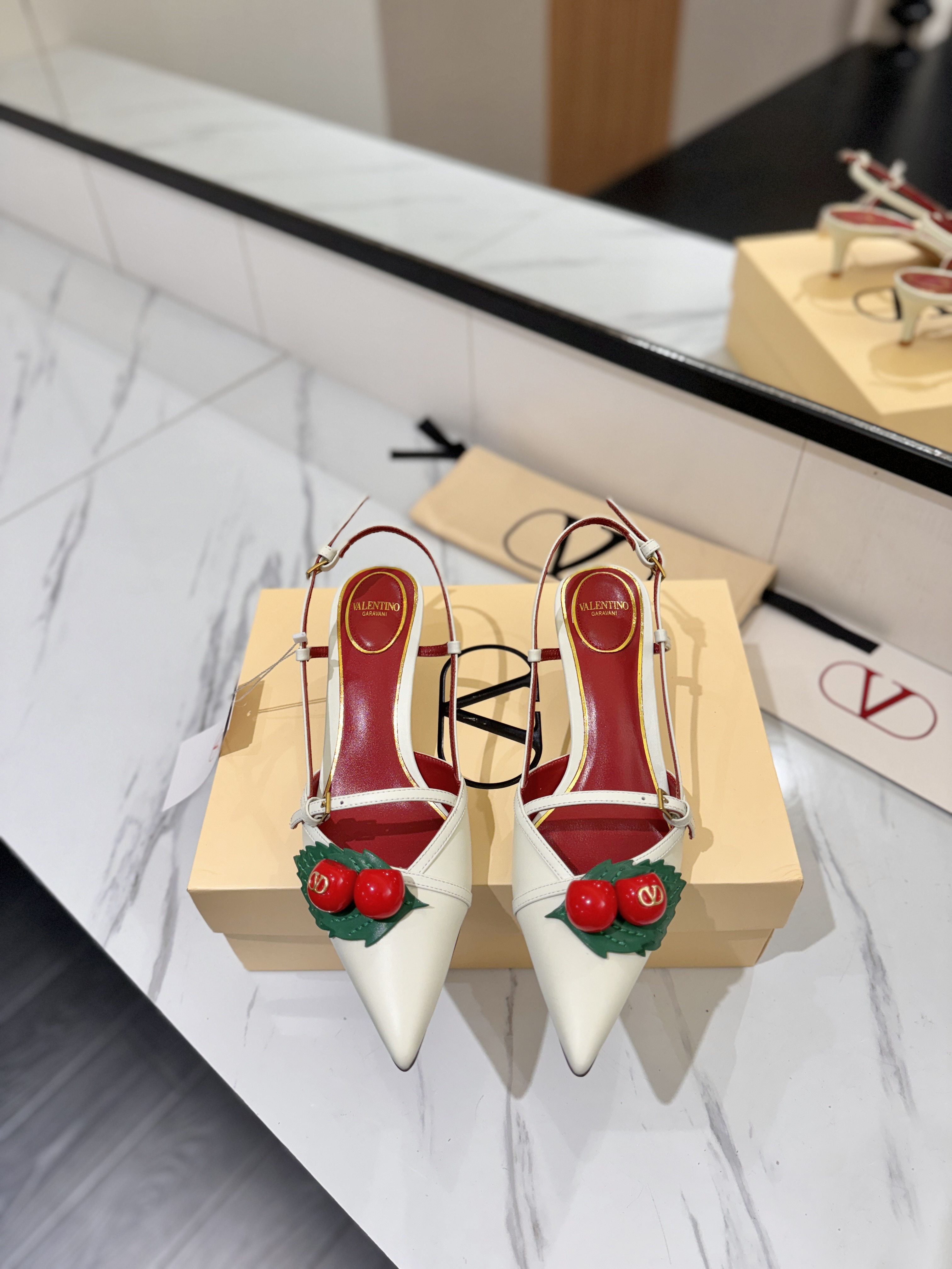 발렌티노 신발 134660 Valentino Shoes 썸네일 이미지