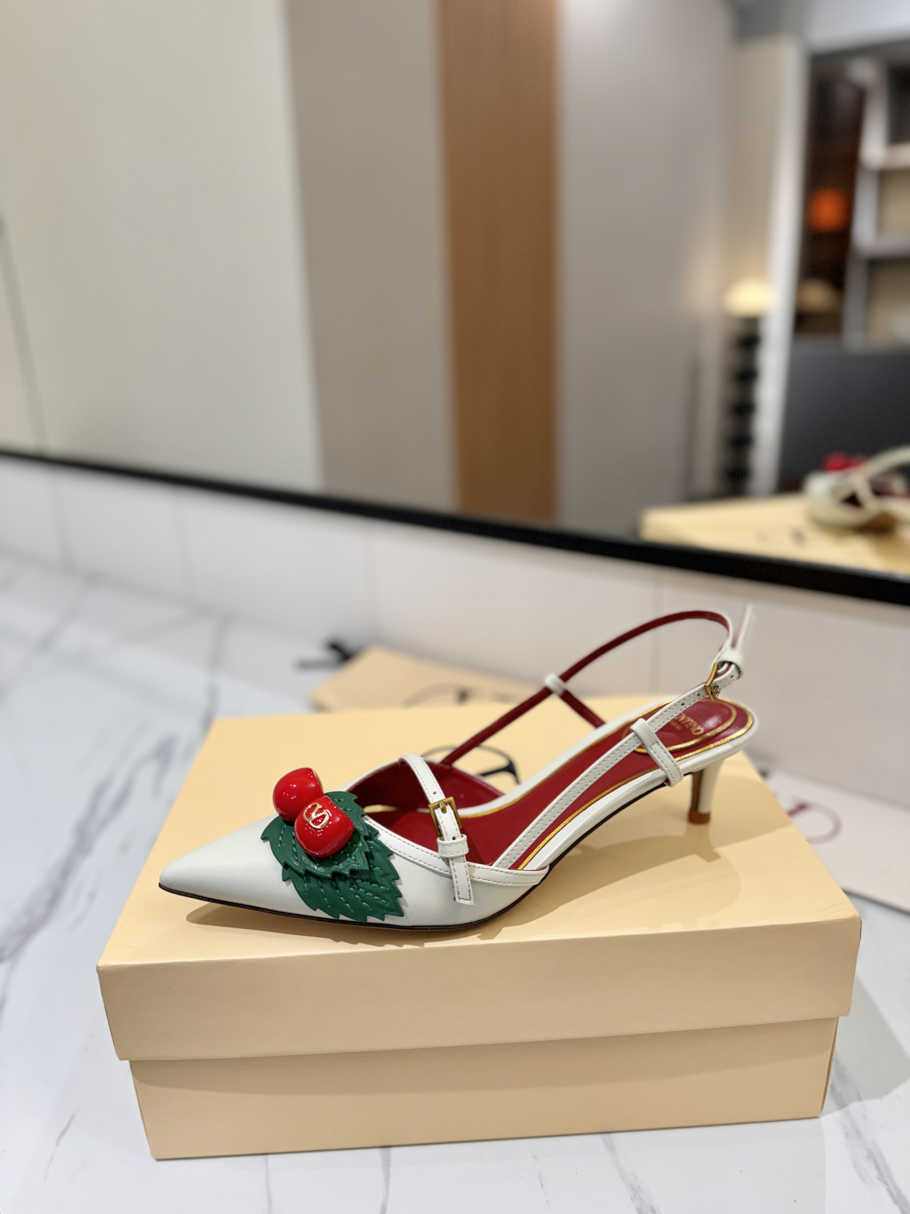 발렌티노 신발 134660 Valentino Shoes 썸네일 이미지