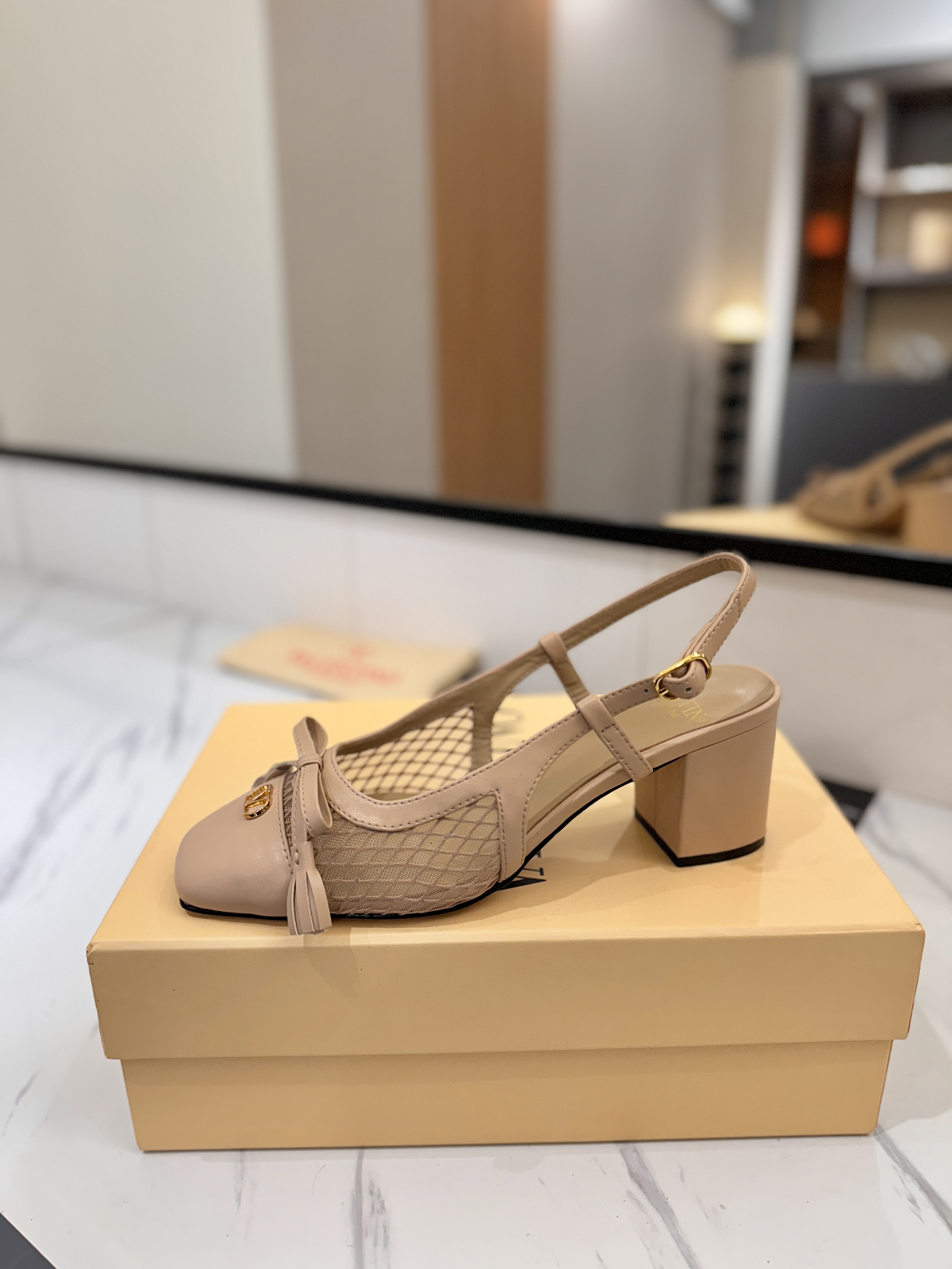 발렌티노 신발 134669 Valentino Shoes 썸네일 이미지