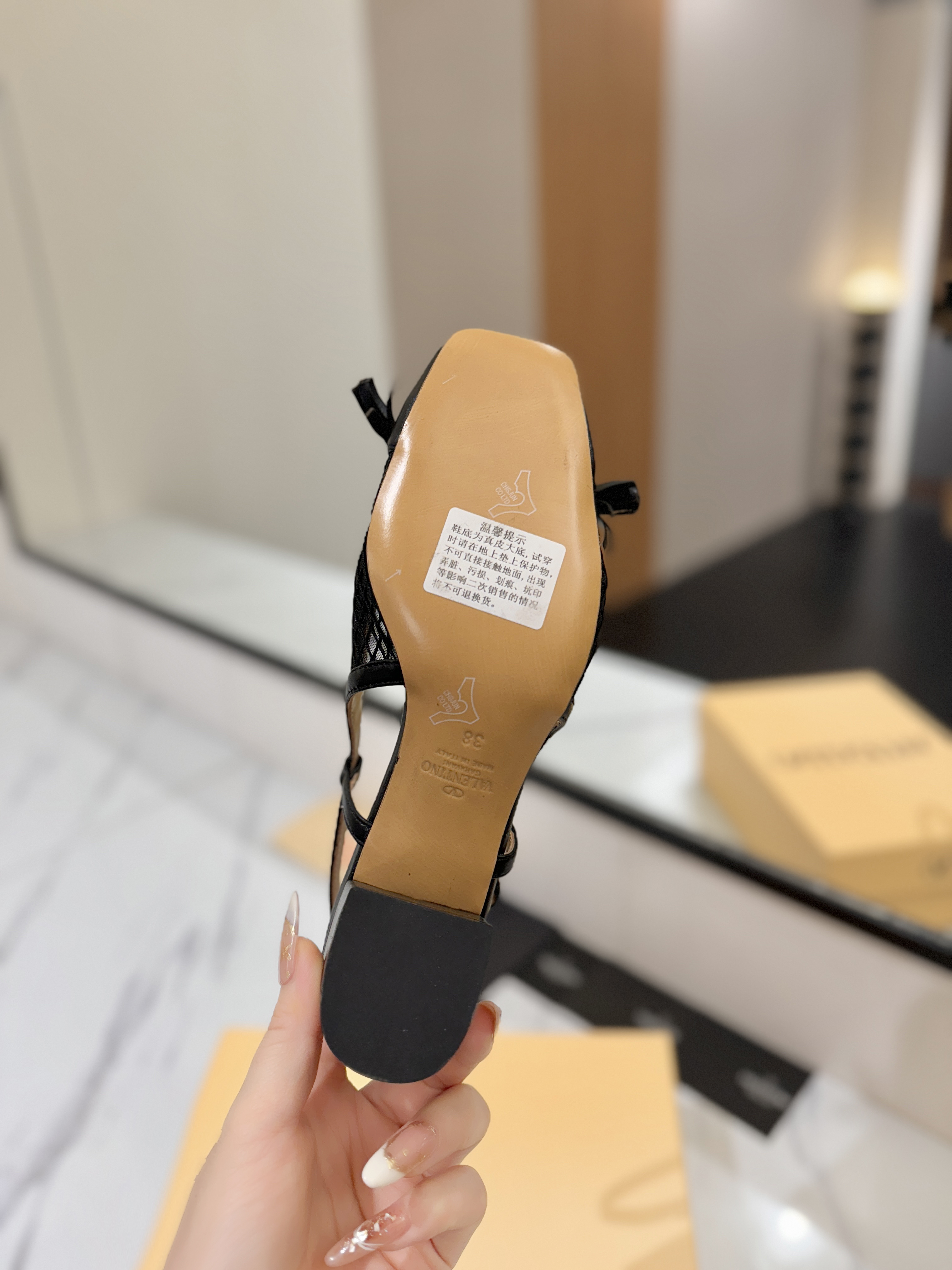 발렌티노 신발 134666 Valentino Shoes 썸네일 이미지