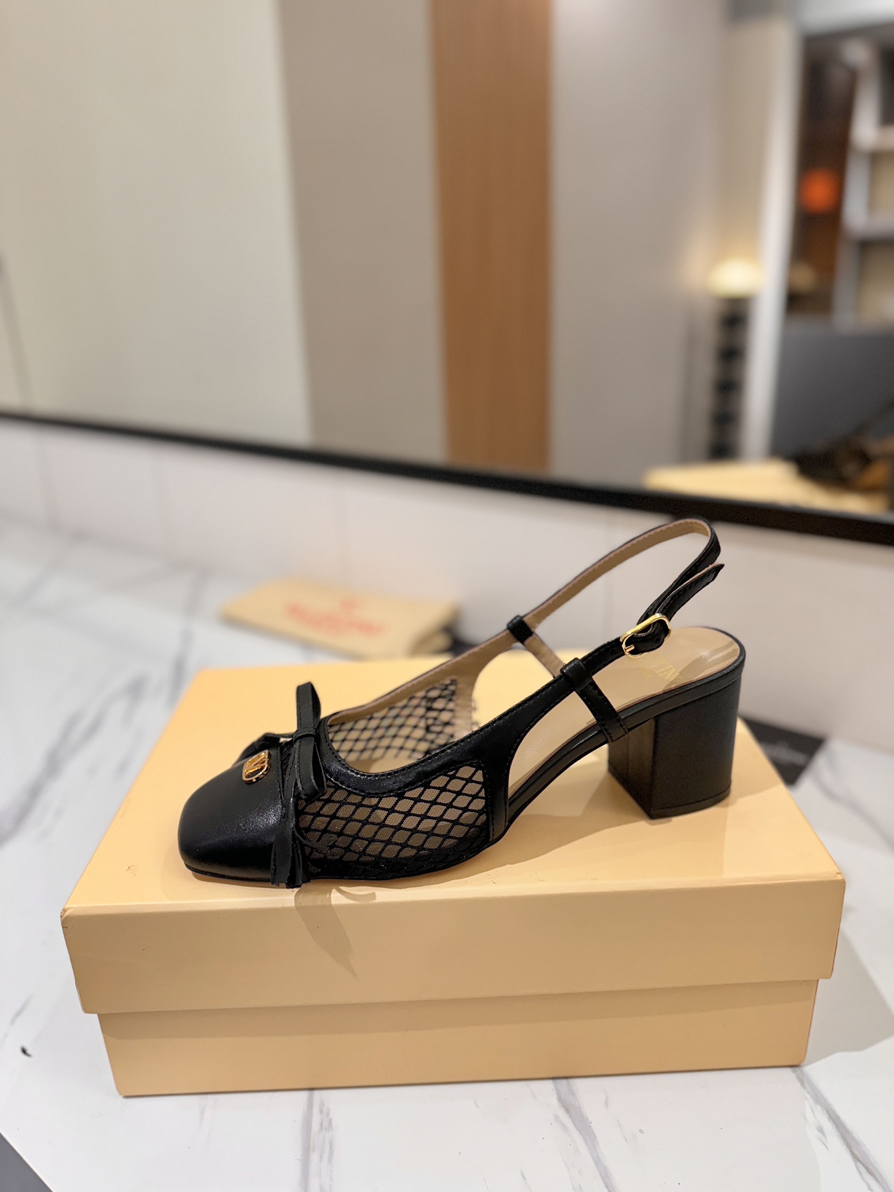 발렌티노 신발 134666 Valentino Shoes 썸네일 이미지
