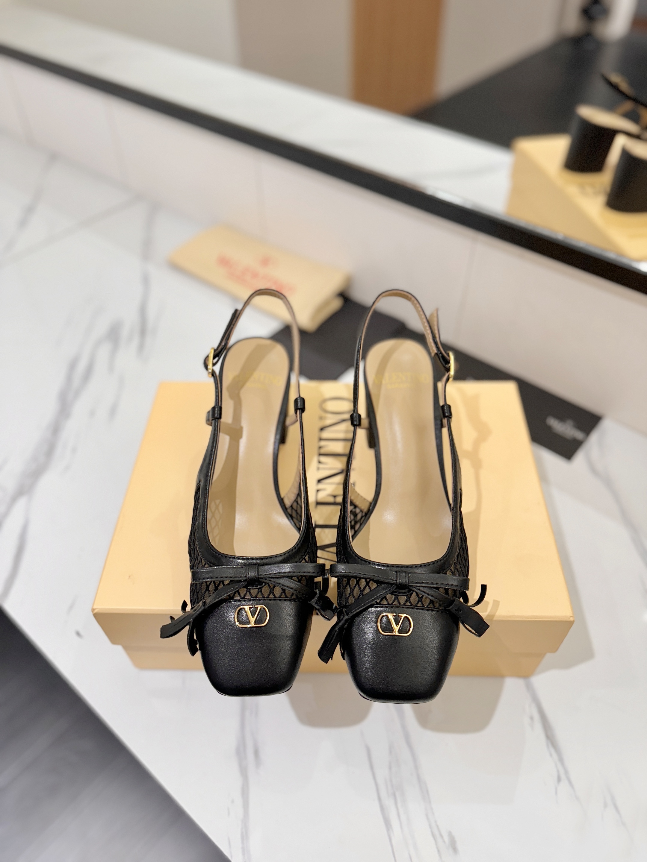 발렌티노 신발 134666 Valentino Shoes 썸네일 이미지
