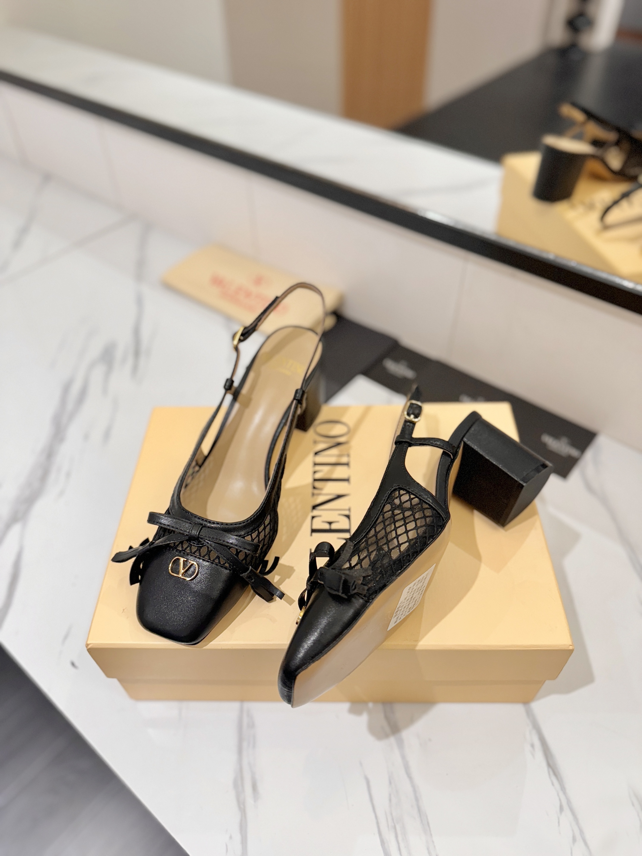 발렌티노 신발 134666 Valentino Shoes 썸네일 이미지
