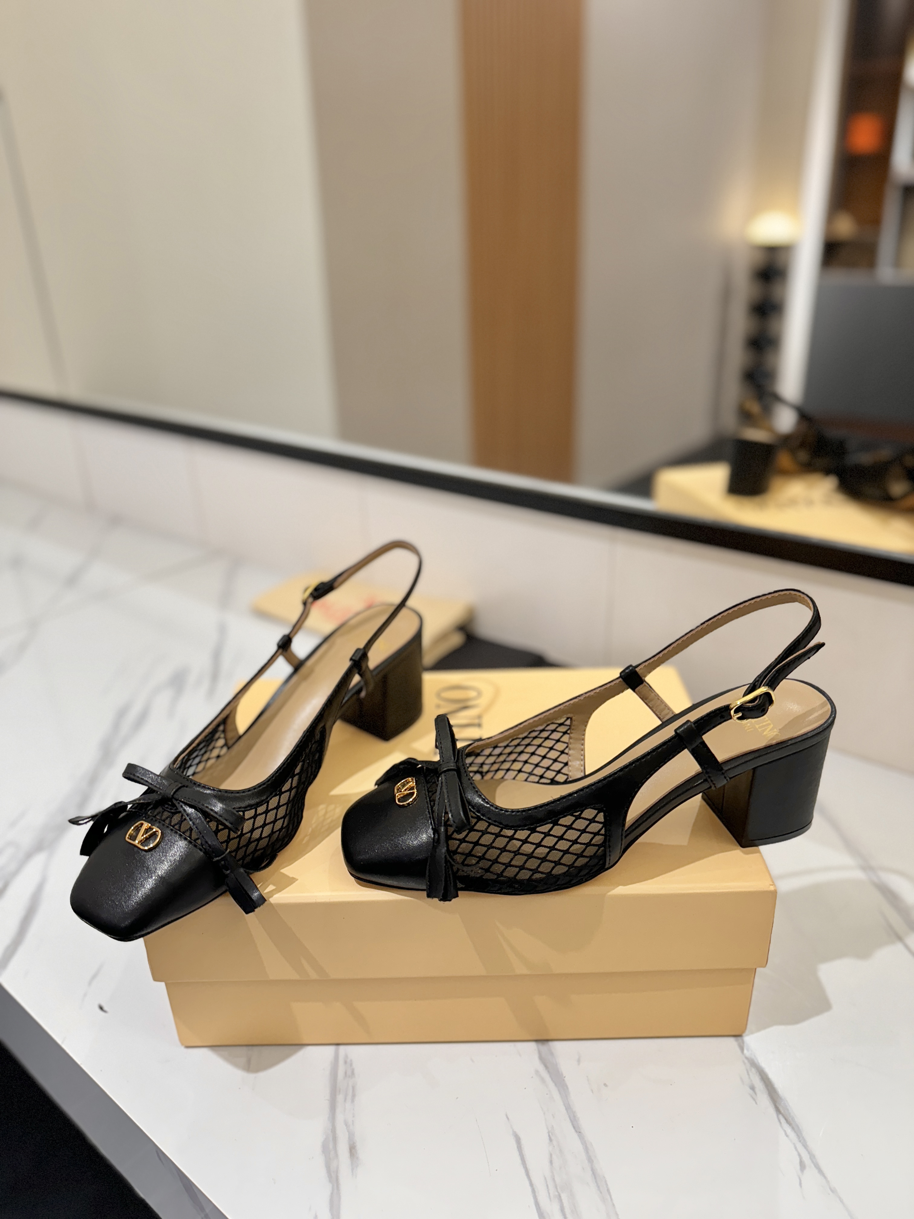 발렌티노 신발 134666 Valentino Shoes 썸네일 이미지