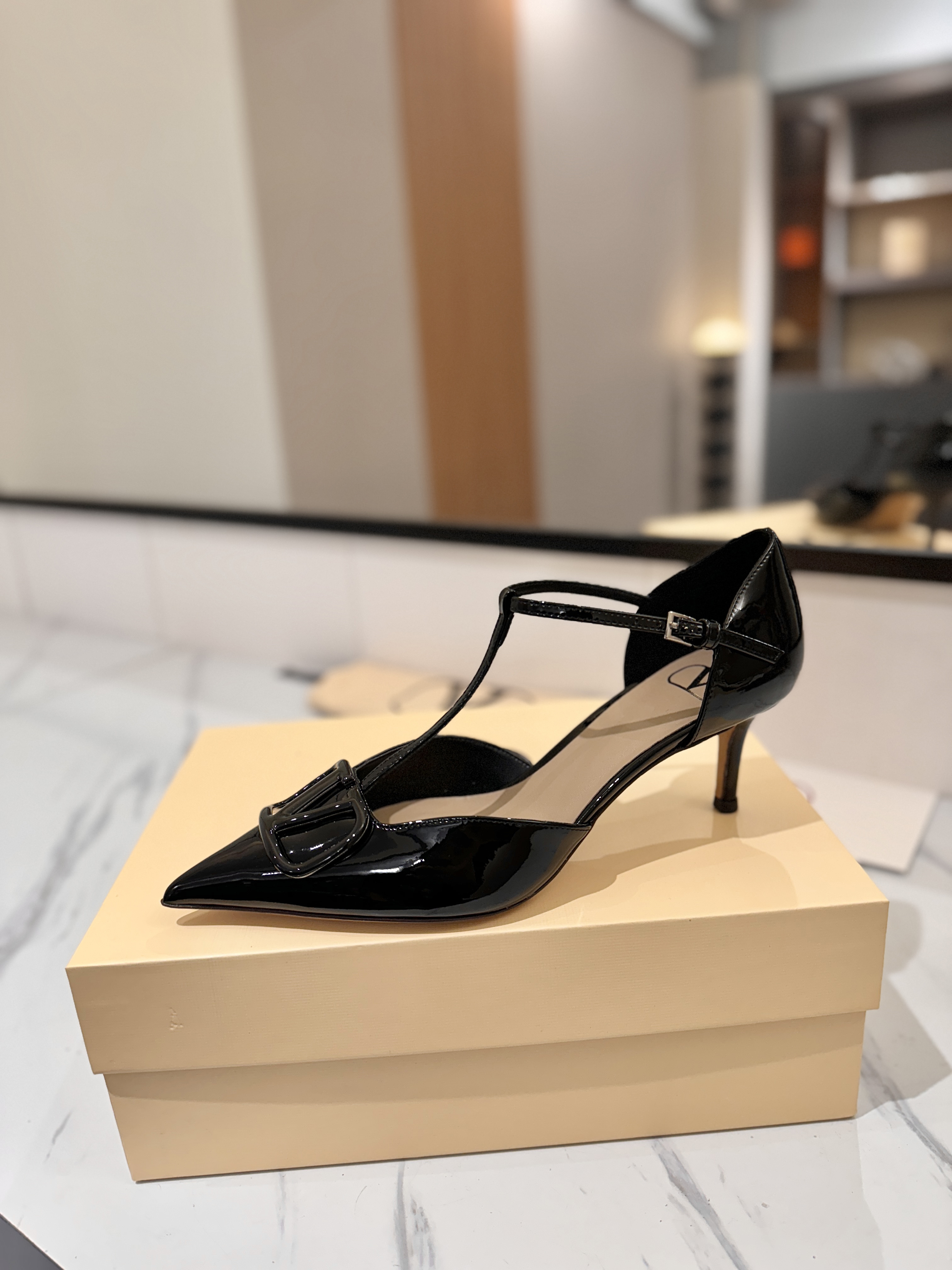 발렌티노 신발 134670 Valentino Shoes 썸네일 이미지