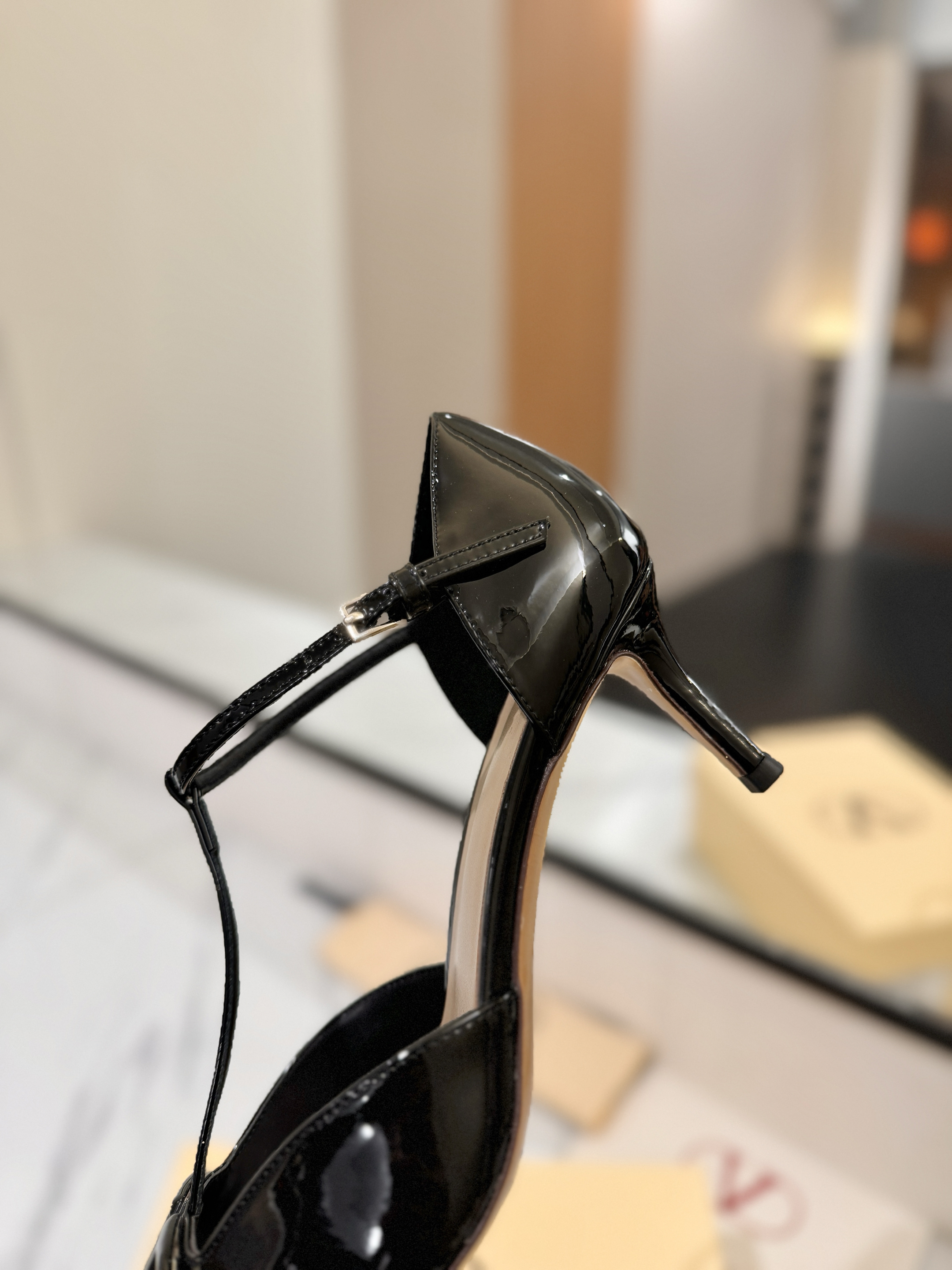 발렌티노 신발 134670 Valentino Shoes 썸네일 이미지