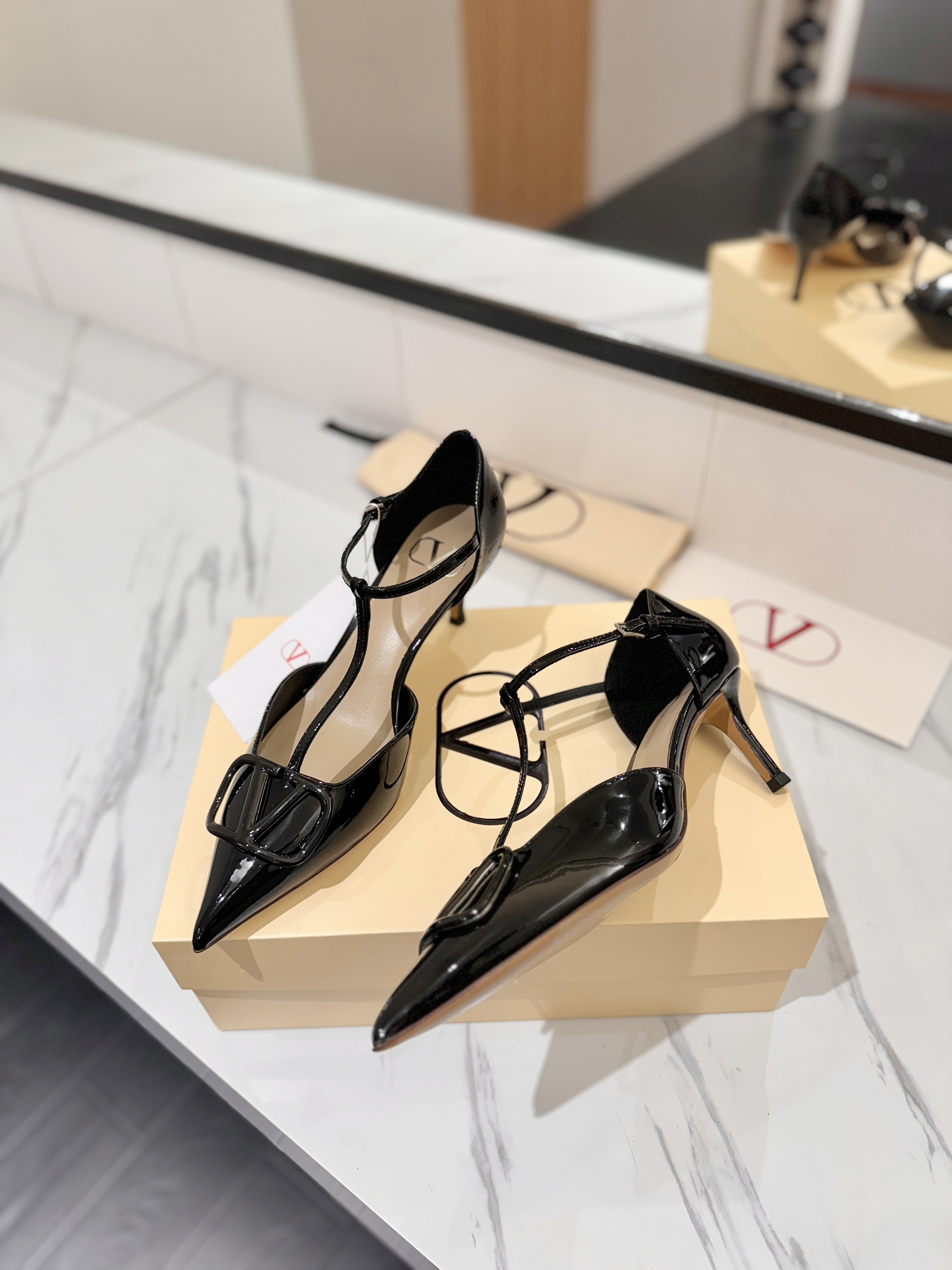 발렌티노 신발 134670 Valentino Shoes 썸네일 이미지