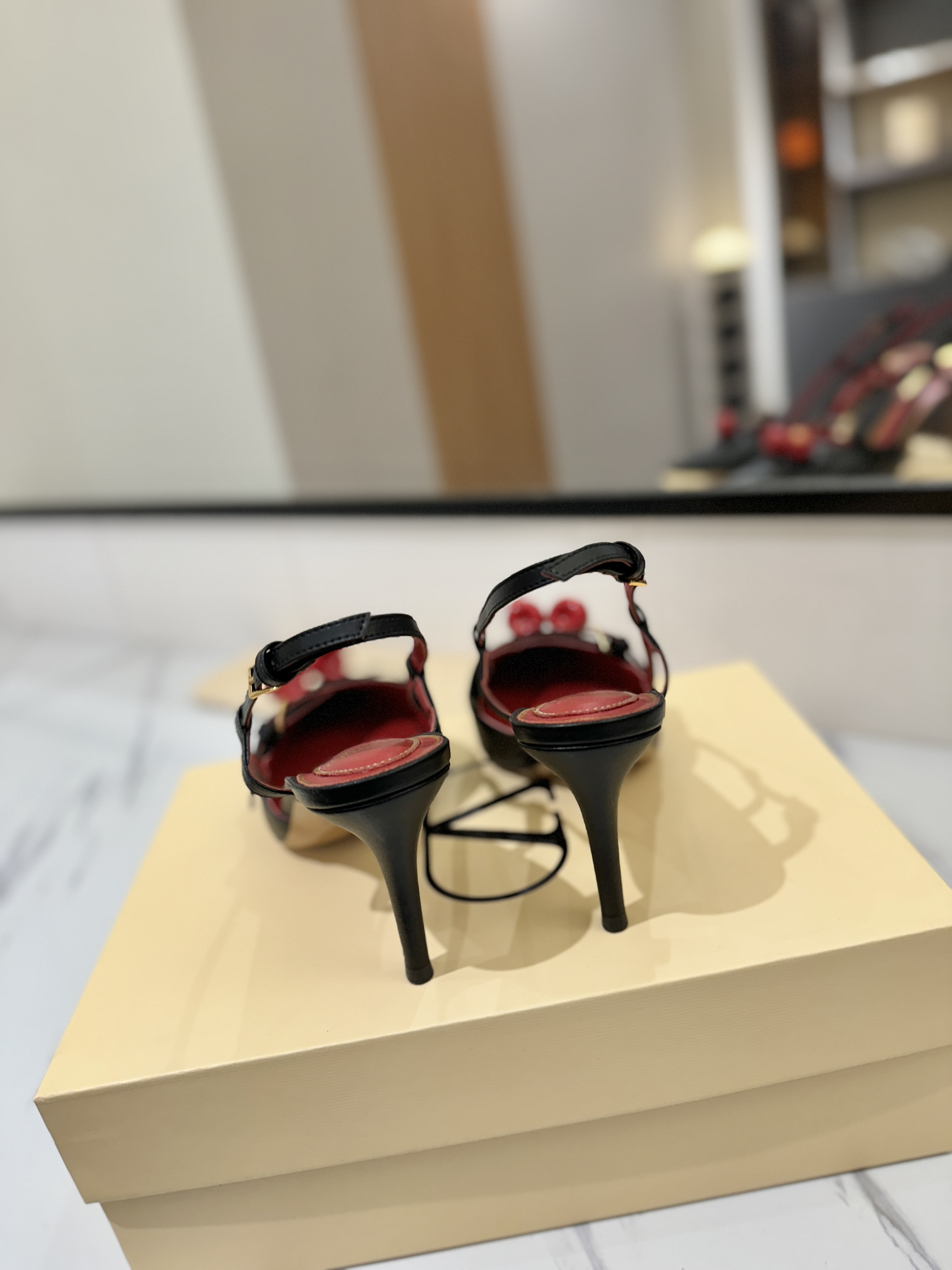 발렌티노 신발 134663 Valentino Shoes 썸네일 이미지