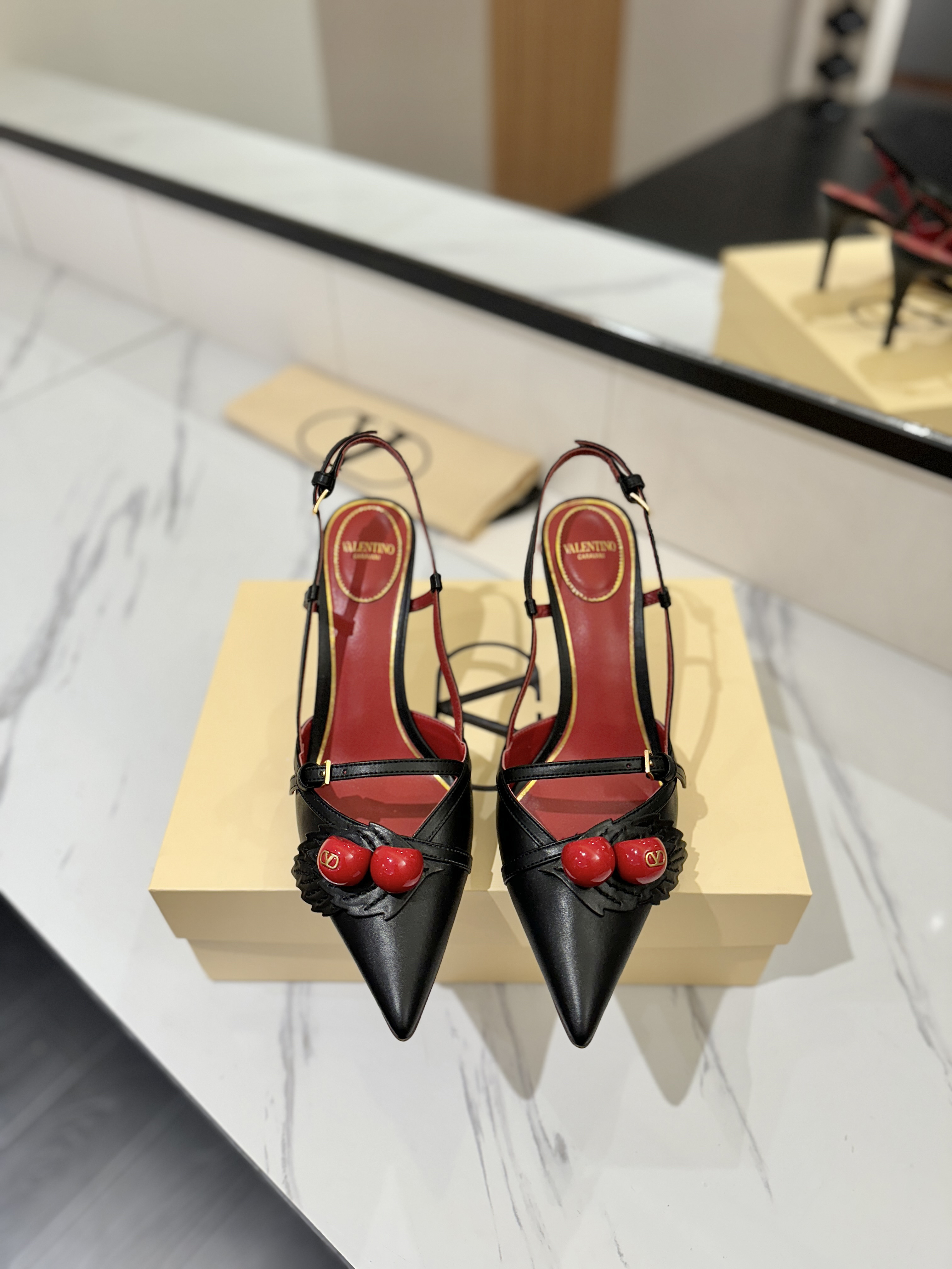 발렌티노 신발 134663 Valentino Shoes 썸네일 이미지