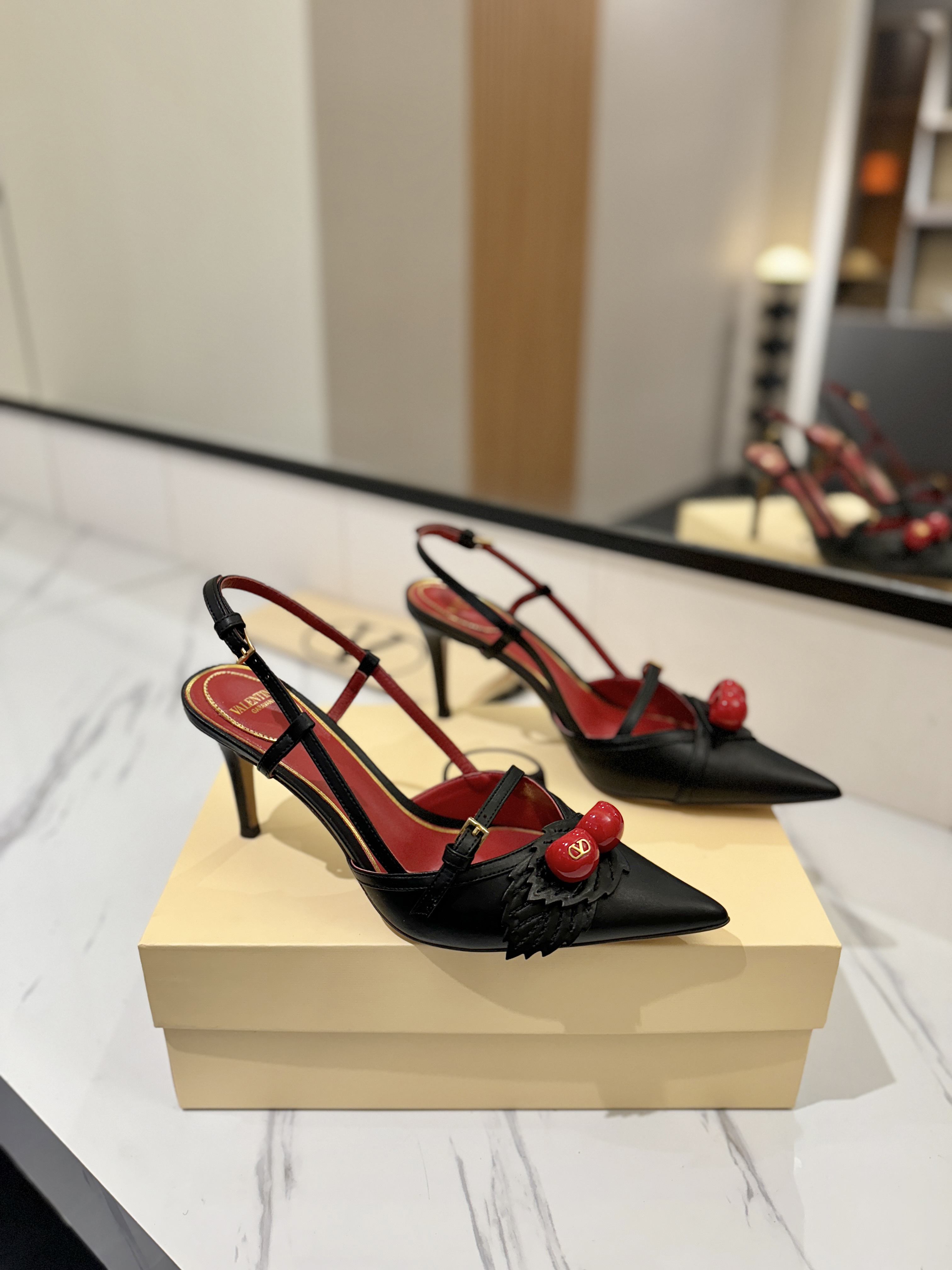 발렌티노 신발 134663 Valentino Shoes 썸네일 이미지