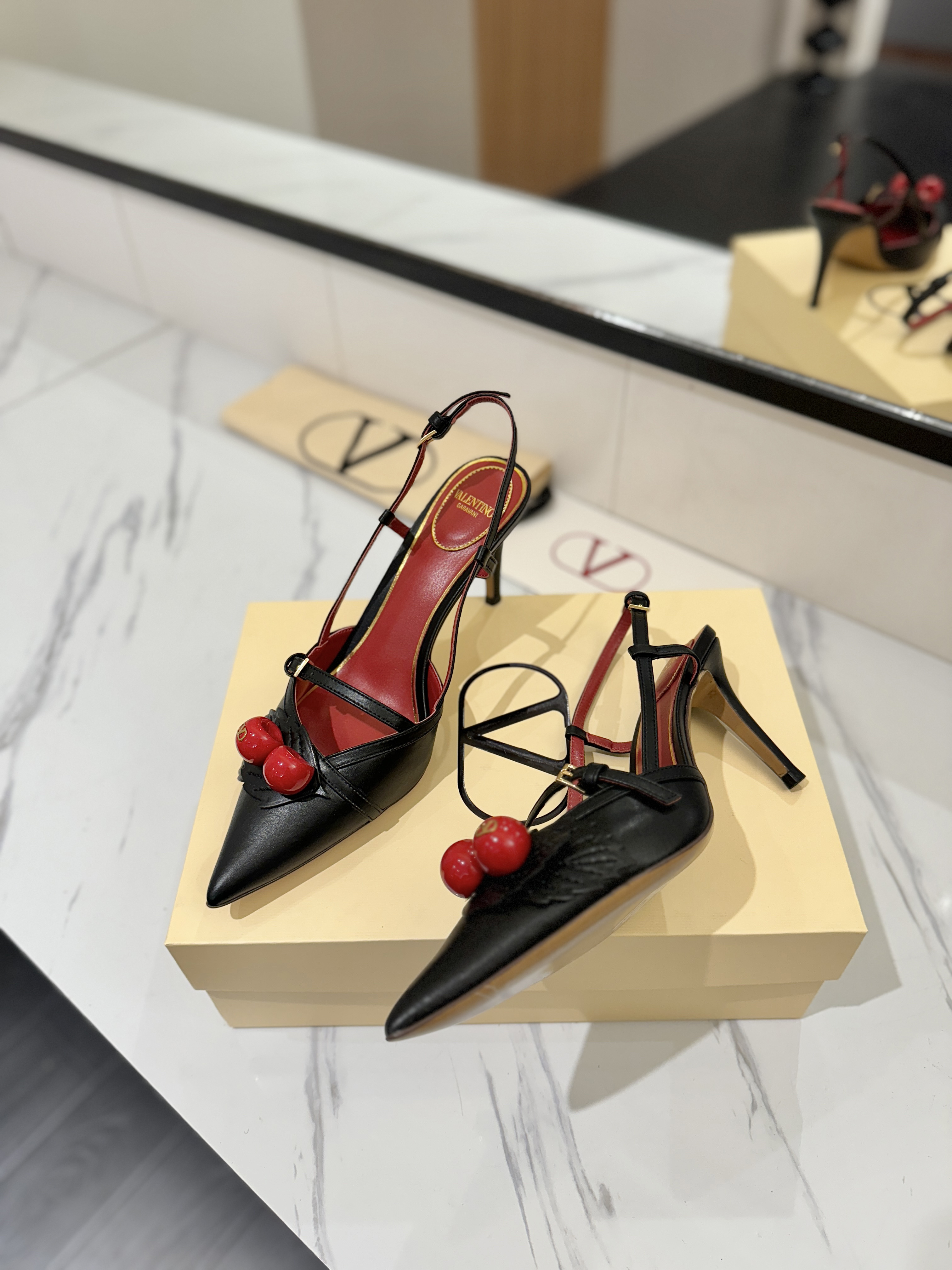 발렌티노 신발 134663 Valentino Shoes 썸네일 이미지