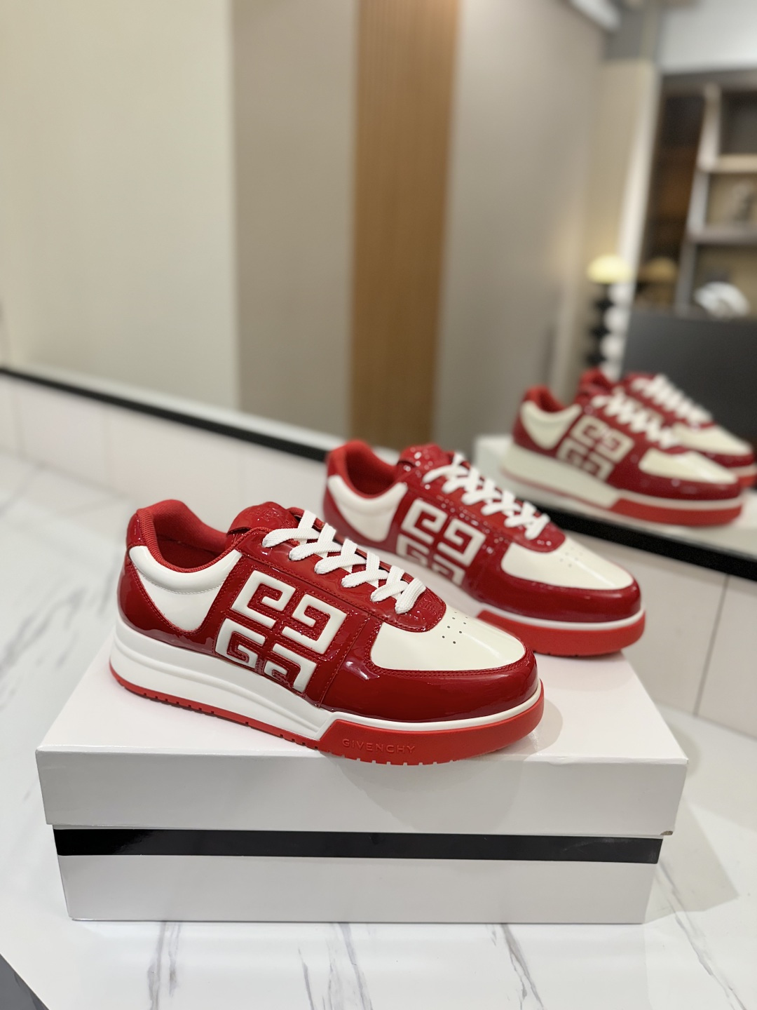 Givenchy women's shoes ?? ）GIVENCHY G4 / ！！