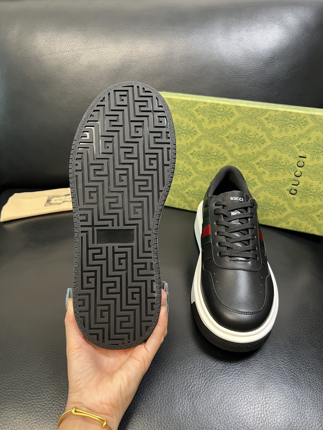 Gucci 高品质 顶级工艺品 古奇 专柜新款原厂配置，意大利进口牛皮面料，进口牛皮内里垫，透气舒适，鞋