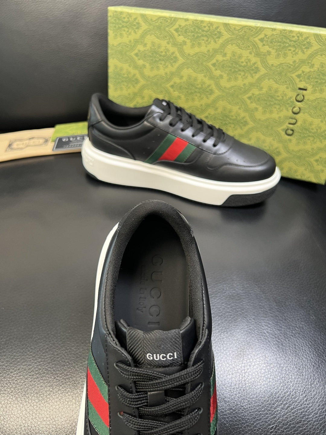 Gucci 高品质 顶级工艺品 古奇 专柜新款原厂配置，意大利进口牛皮面料，进口牛皮内里垫，透气舒适，鞋