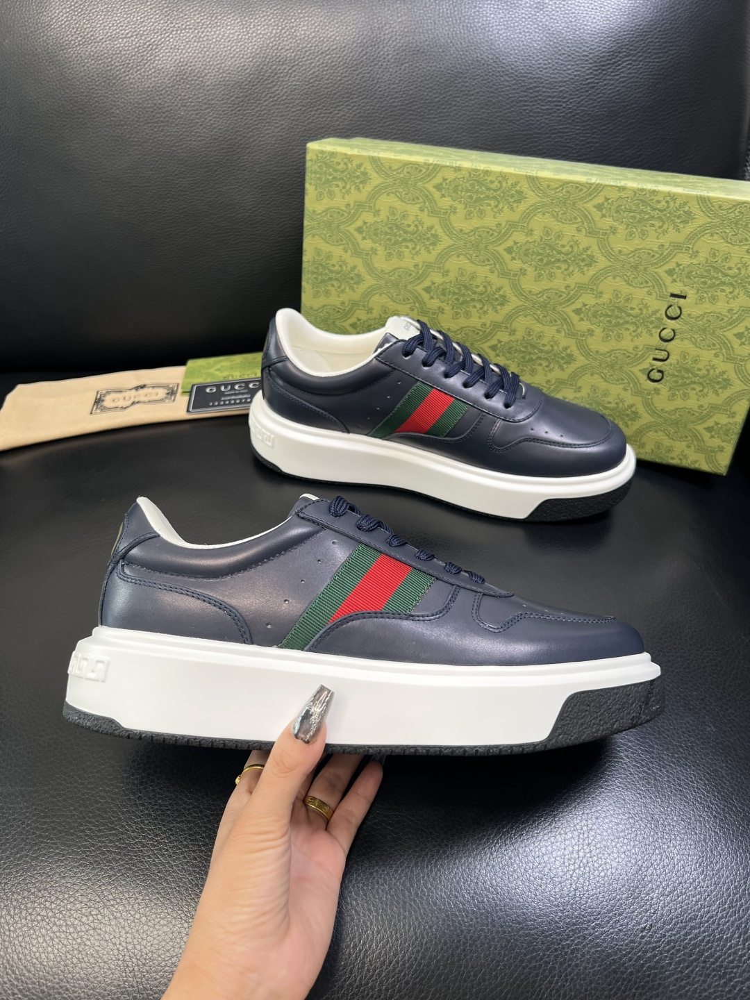 Gucci 高品质 顶级工艺品 古奇 专柜新款原厂配置，意大利进口牛皮面料，进口牛皮内里垫，透气舒适，鞋