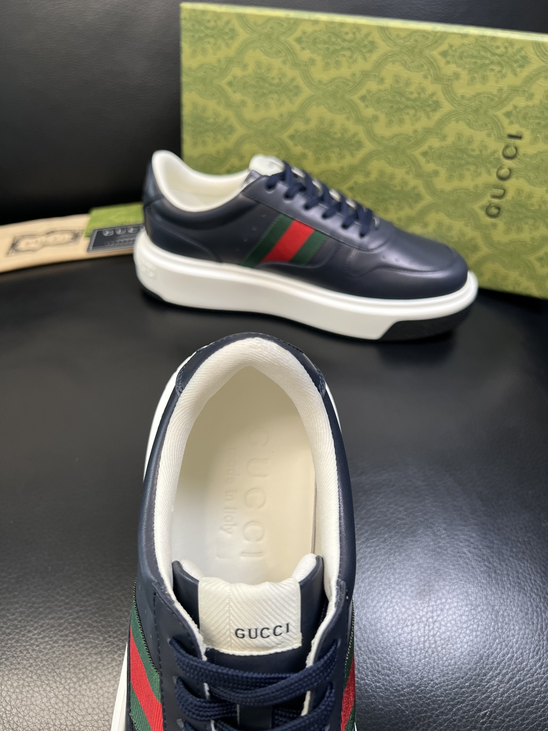 Gucci 高品质 顶级工艺品 古奇 专柜新款原厂配置，意大利进口牛皮面料，进口牛皮内里垫，透气舒适，鞋