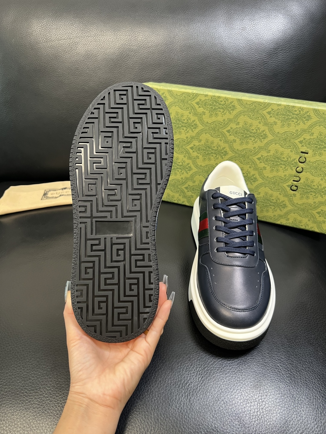 Gucci 高品质 顶级工艺品 古奇 专柜新款原厂配置，意大利进口牛皮面料，进口牛皮内里垫，透气舒适，鞋