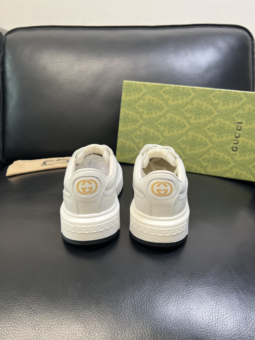 Gucci 高品质 顶级工艺品 古奇 专柜新款原厂配置，意大利进口牛皮面料，进口牛皮内里垫，透气舒适，鞋