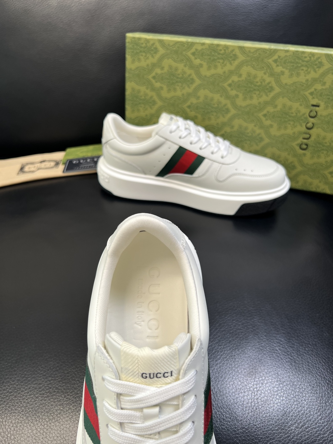 Gucci 高品质 顶级工艺品 古奇 专柜新款原厂配置，意大利进口牛皮面料，进口牛皮内里垫，透气舒适，鞋