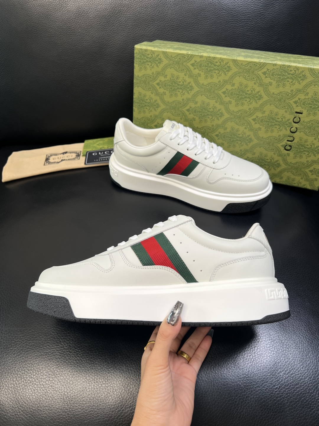 Gucci 高品质 顶级工艺品 古奇 专柜新款原厂配置，意大利进口牛皮面料，进口牛皮内里垫，透气舒适，鞋
