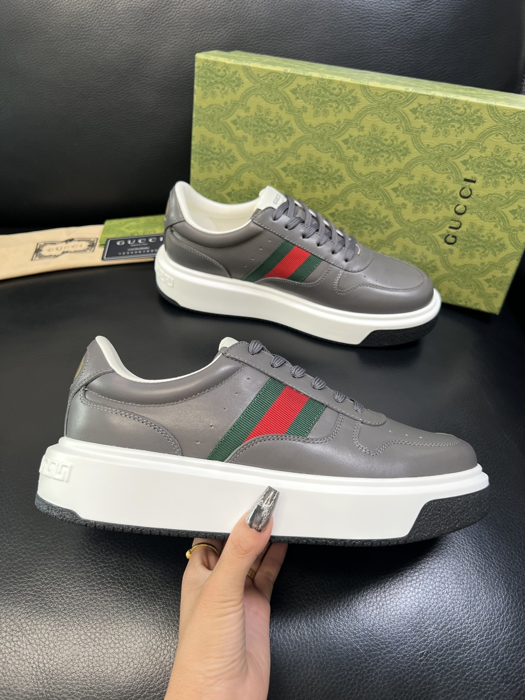 Gucci 高品质 顶级工艺品 古奇 专柜新款原厂配置，意大利进口牛皮面料，进口牛皮内里垫，透气舒适，鞋