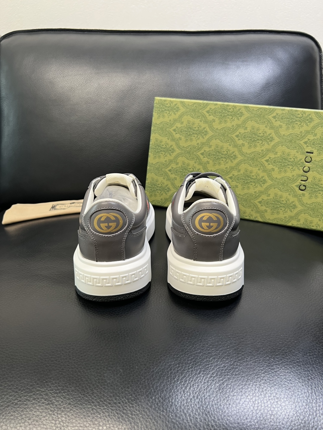 Gucci 高品质 顶级工艺品 古奇 专柜新款原厂配置，意大利进口牛皮面料，进口牛皮内里垫，透气舒适，鞋