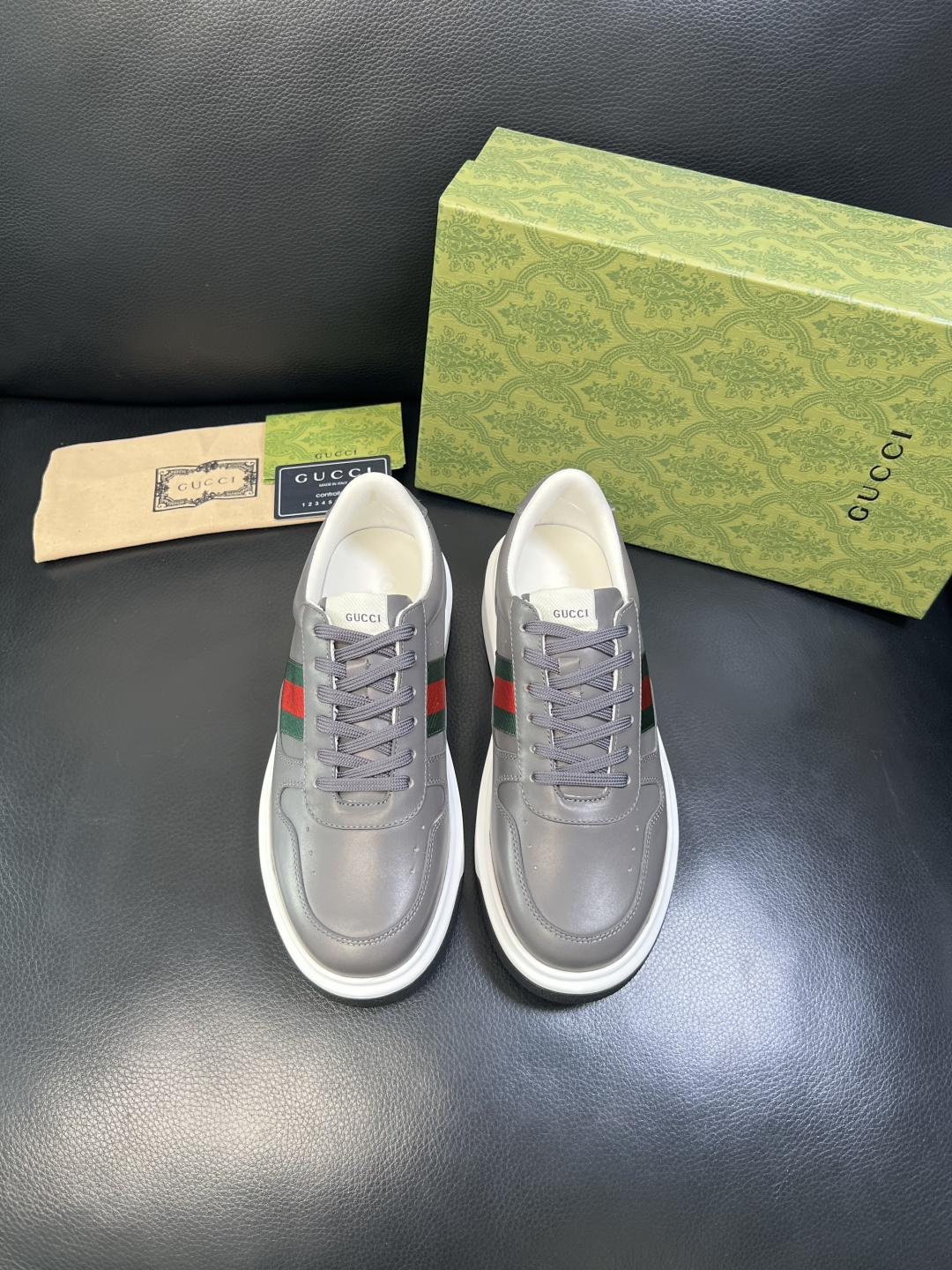 Gucci 高品质 顶级工艺品 古奇 专柜新款原厂配置，意大利进口牛皮面料，进口牛皮内里垫，透气舒适，鞋