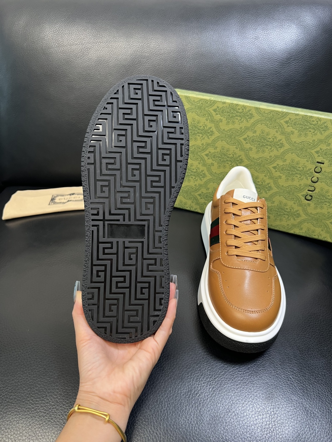 Gucci 高品质 顶级工艺品 古奇 专柜新款原厂配置，意大利进口牛皮面料，进口牛皮内里垫，透气舒适，鞋