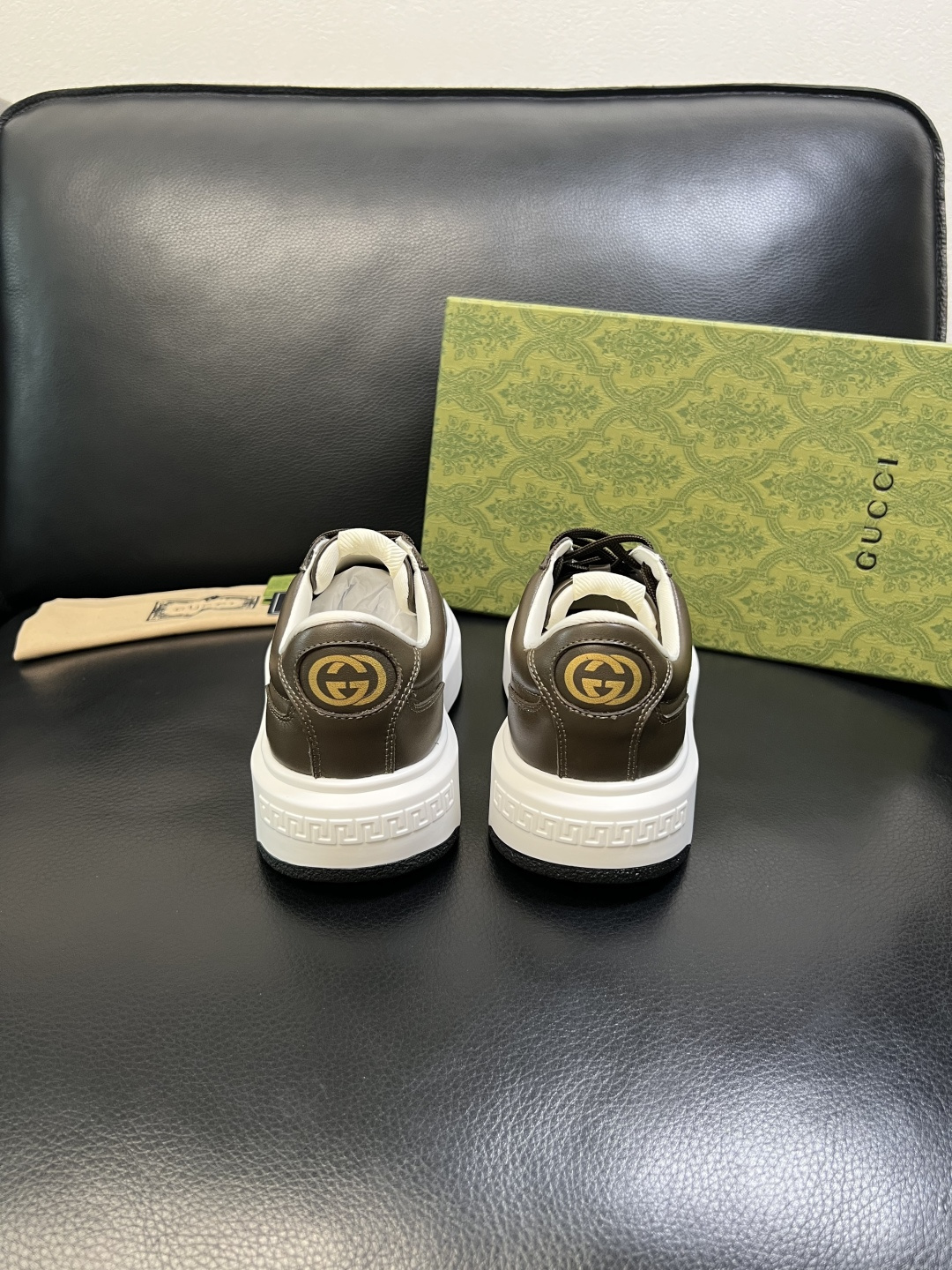 Gucci 高品质 顶级工艺品 古奇 专柜新款原厂配置，意大利进口牛皮面料，进口牛皮内里垫，透气舒适，鞋