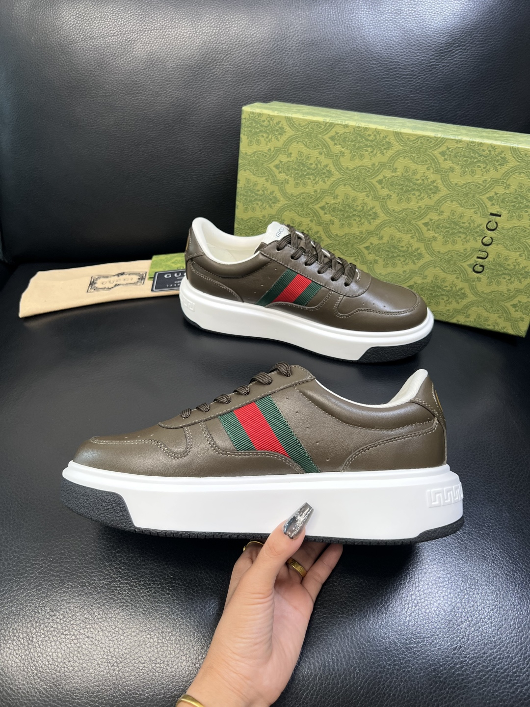 Gucci 高品质 顶级工艺品 古奇 专柜新款原厂配置，意大利进口牛皮面料，进口牛皮内里垫，透气舒适，鞋