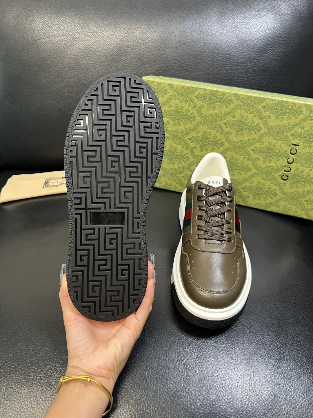 Gucci 高品质 顶级工艺品 古奇 专柜新款原厂配置，意大利进口牛皮面料，进口牛皮内里垫，透气舒适，鞋