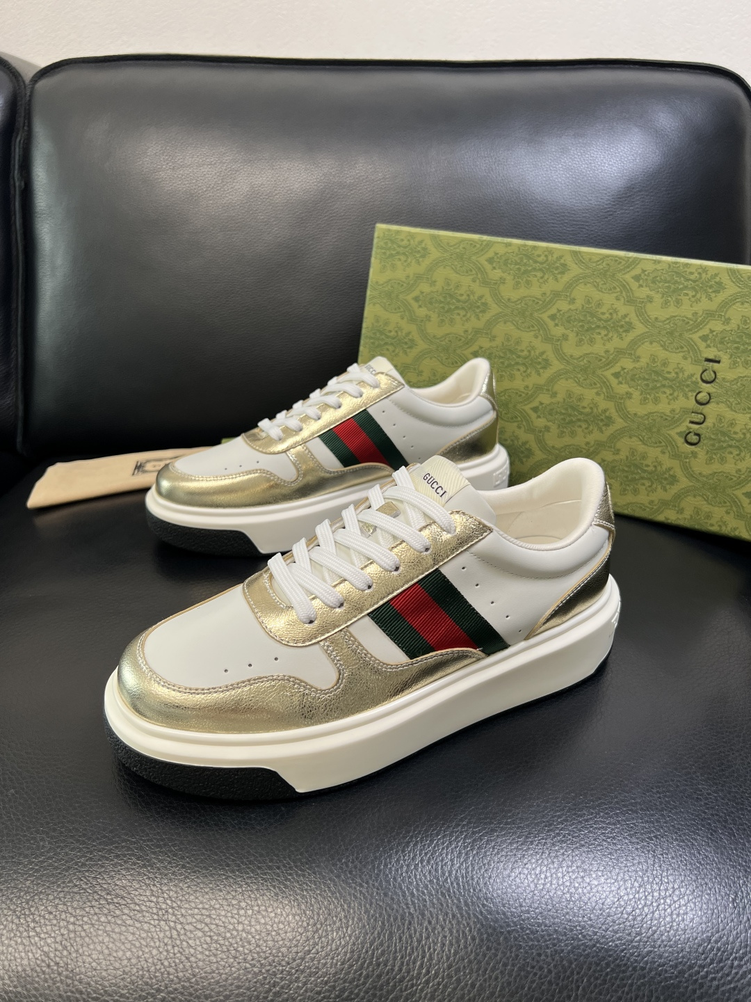 Gucci 高品质 顶级工艺品 古奇 专柜新款原厂配置，意大利进口牛皮面料，进口牛皮内里垫，透气舒适，鞋