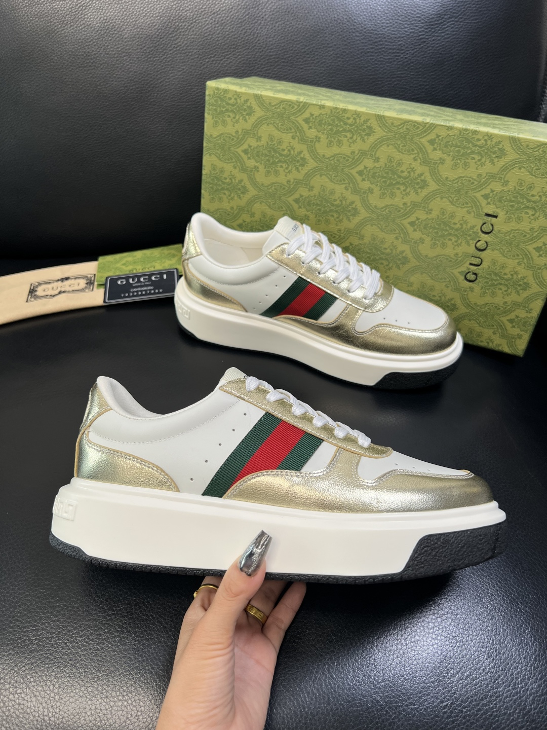 Gucci 高品质 顶级工艺品 古奇 专柜新款原厂配置，意大利进口牛皮面料，进口牛皮内里垫，透气舒适，鞋