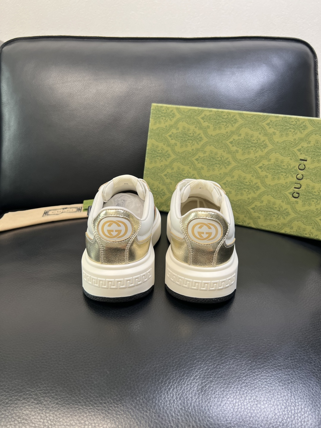 Gucci 高品质 顶级工艺品 古奇 专柜新款原厂配置，意大利进口牛皮面料，进口牛皮内里垫，透气舒适，鞋