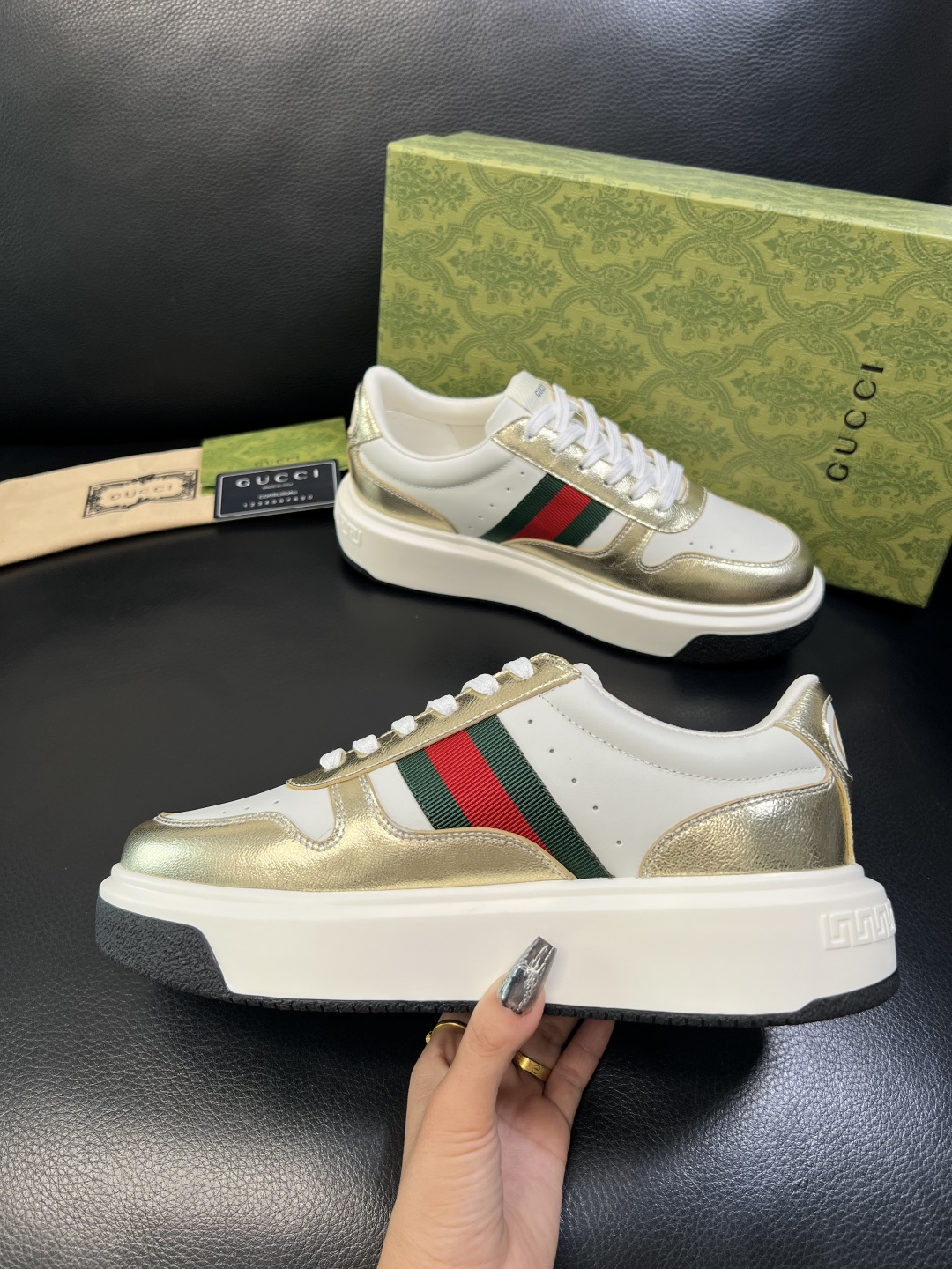 Gucci 高品质 顶级工艺品 古奇 专柜新款原厂配置，意大利进口牛皮面料，进口牛皮内里垫，透气舒适，鞋
