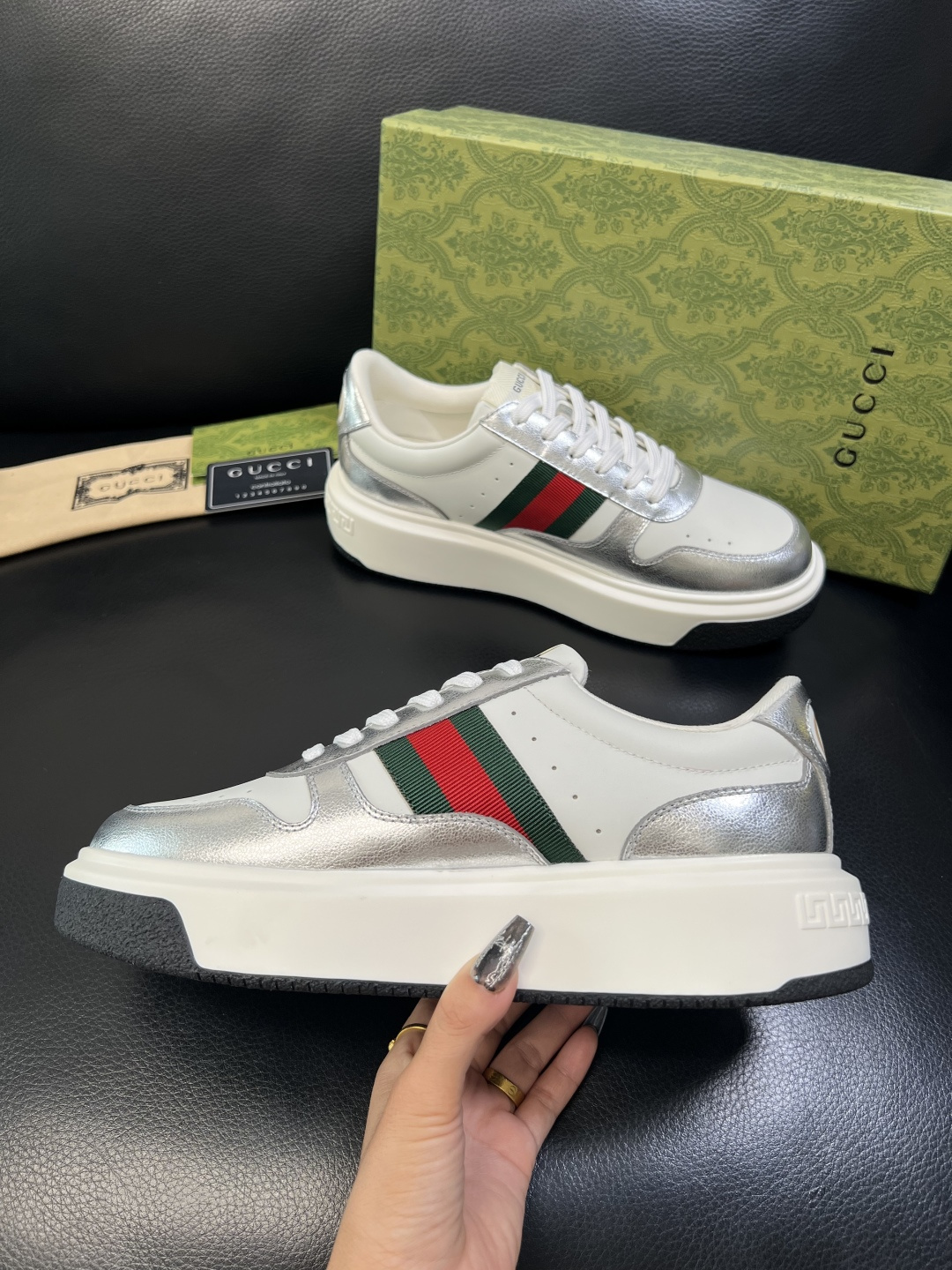 Gucci 高品质 顶级工艺品 古奇 专柜新款原厂配置，意大利进口牛皮面料，进口牛皮内里垫，透气舒适，鞋