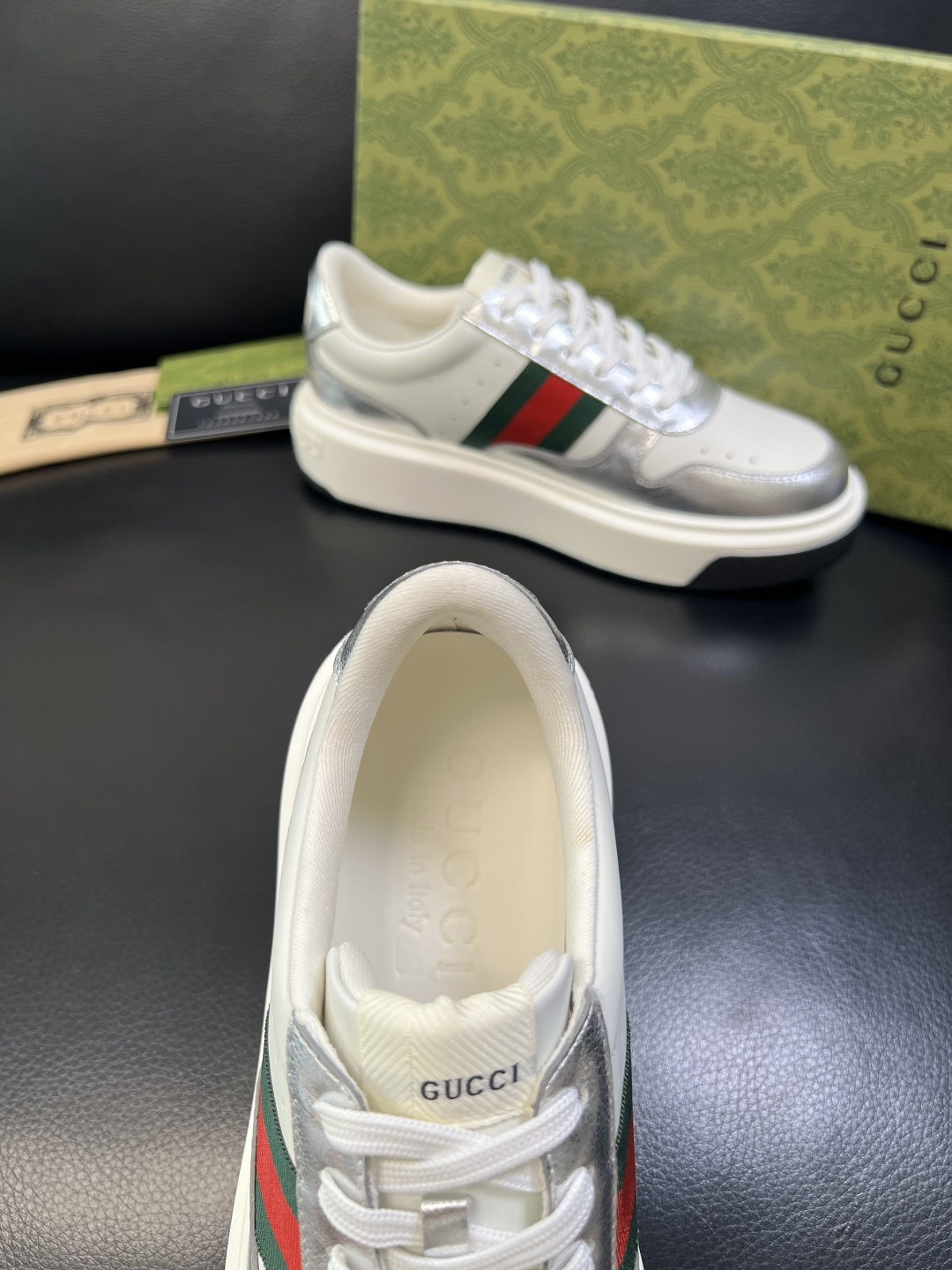 Gucci 高品质 顶级工艺品 古奇 专柜新款原厂配置，意大利进口牛皮面料，进口牛皮内里垫，透气舒适，鞋