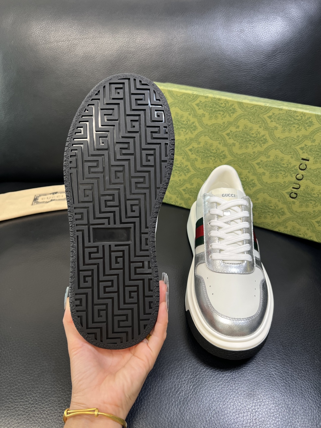 Gucci 高品质 顶级工艺品 古奇 专柜新款原厂配置，意大利进口牛皮面料，进口牛皮内里垫，透气舒适，鞋