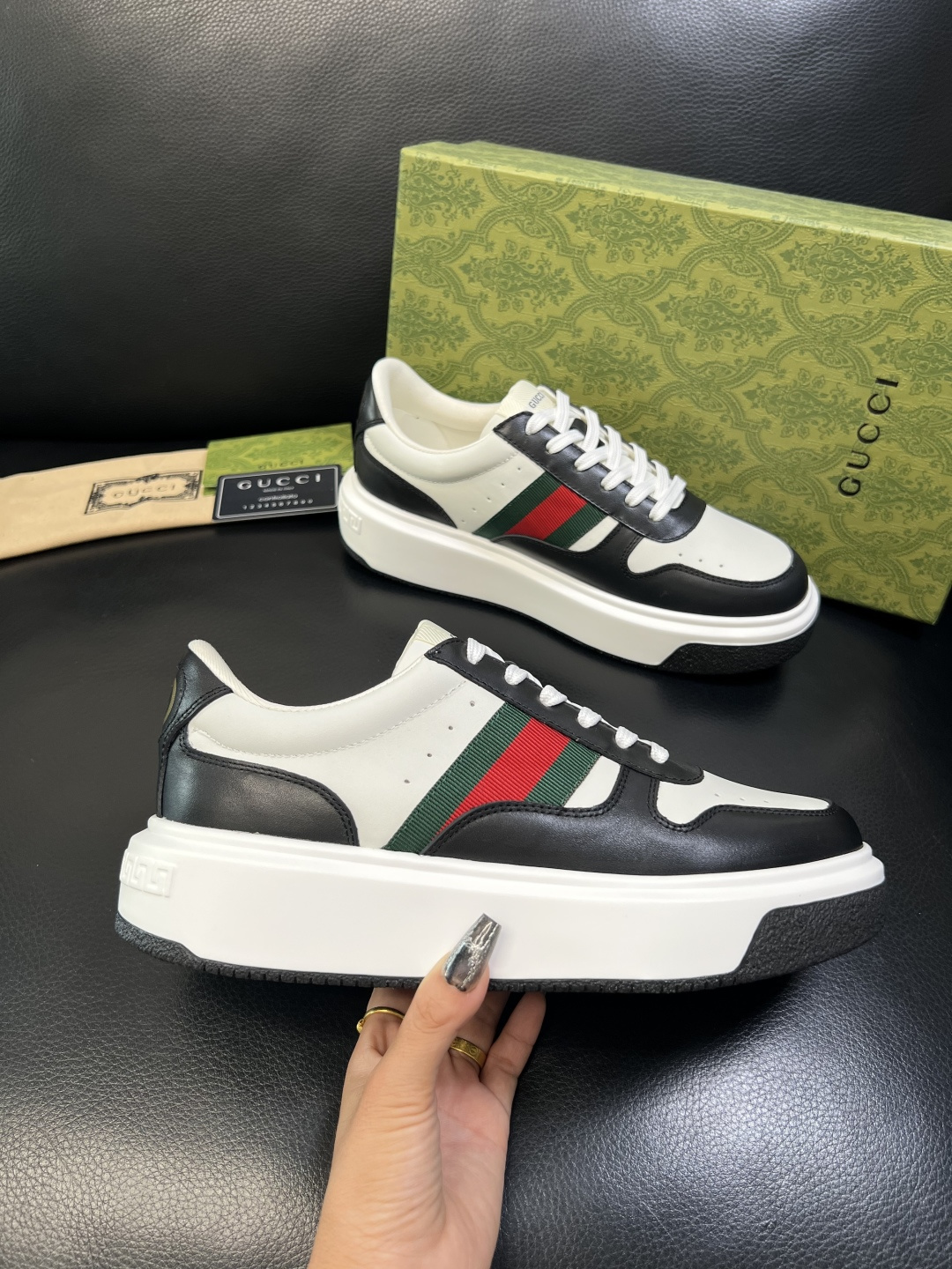 Gucci 高品质 顶级工艺品 古奇 专柜新款原厂配置，意大利进口牛皮面料，进口牛皮内里垫，透气舒适，鞋