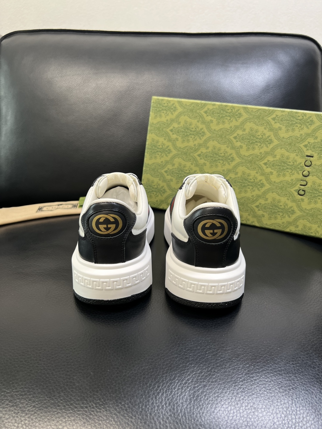 Gucci 高品质 顶级工艺品 古奇 专柜新款原厂配置，意大利进口牛皮面料，进口牛皮内里垫，透气舒适，鞋