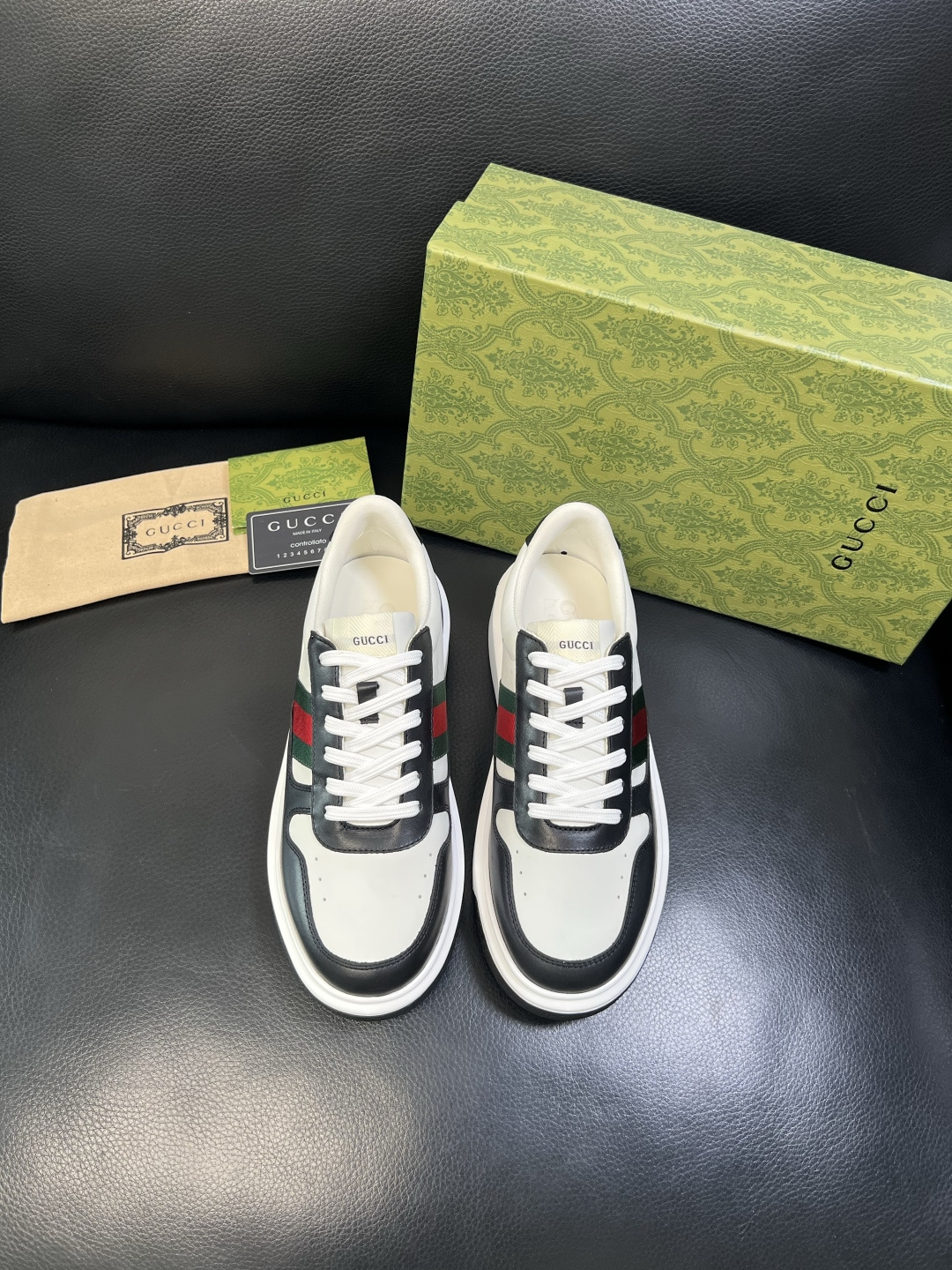 Gucci 高品质 顶级工艺品 古奇 专柜新款原厂配置，意大利进口牛皮面料，进口牛皮内里垫，透气舒适，鞋